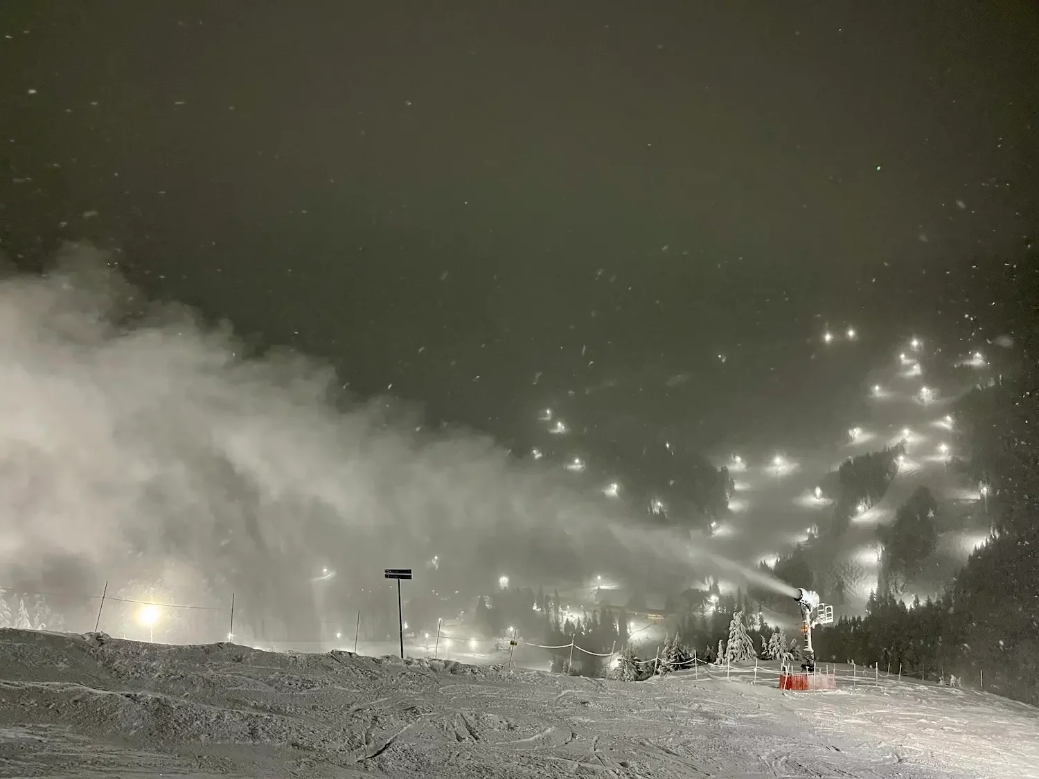 SMI Super Polecat Snowmaker Fully Automated Operation