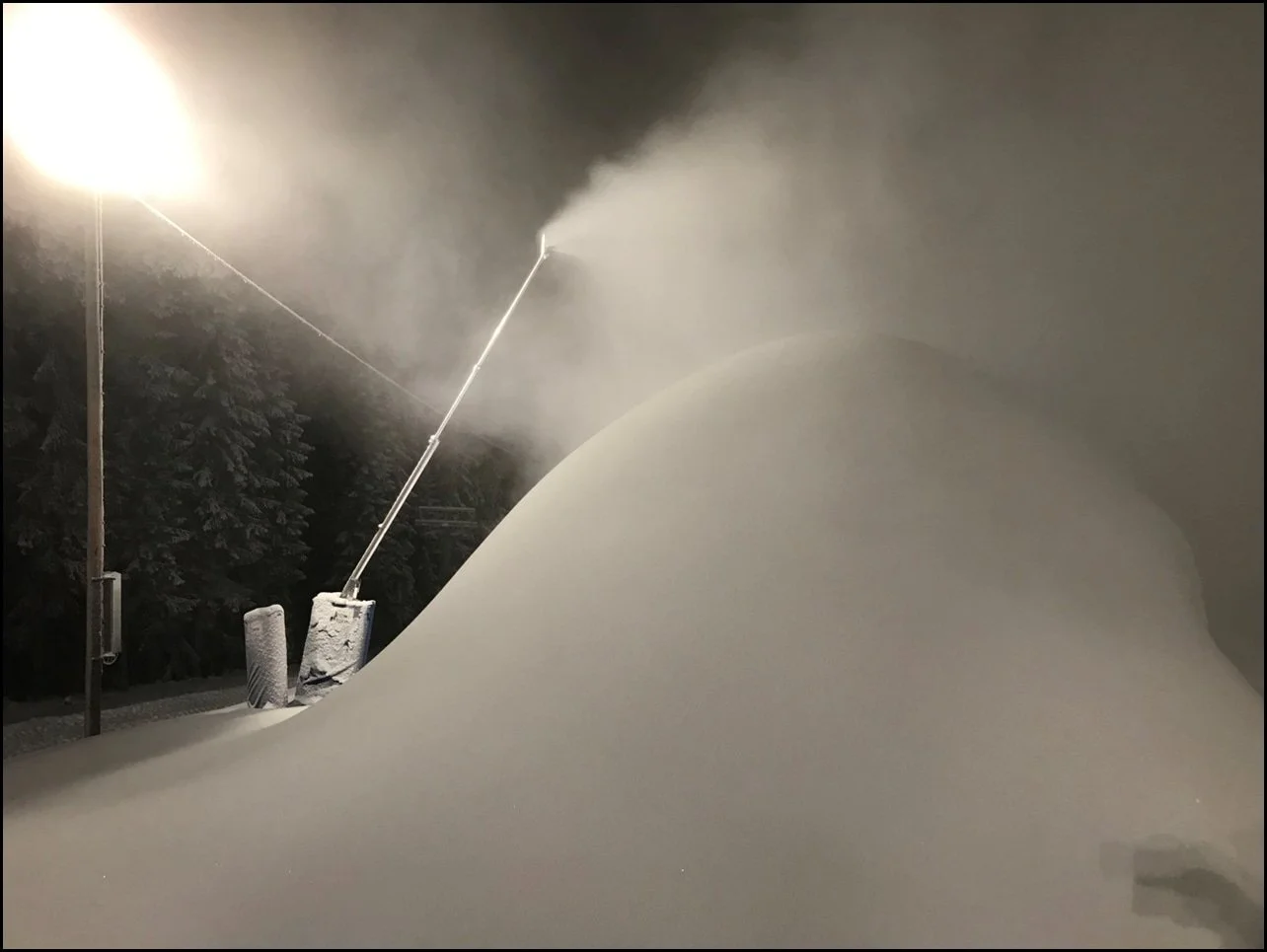 SMI Snowmakers Axis snowmaking stick making snow.