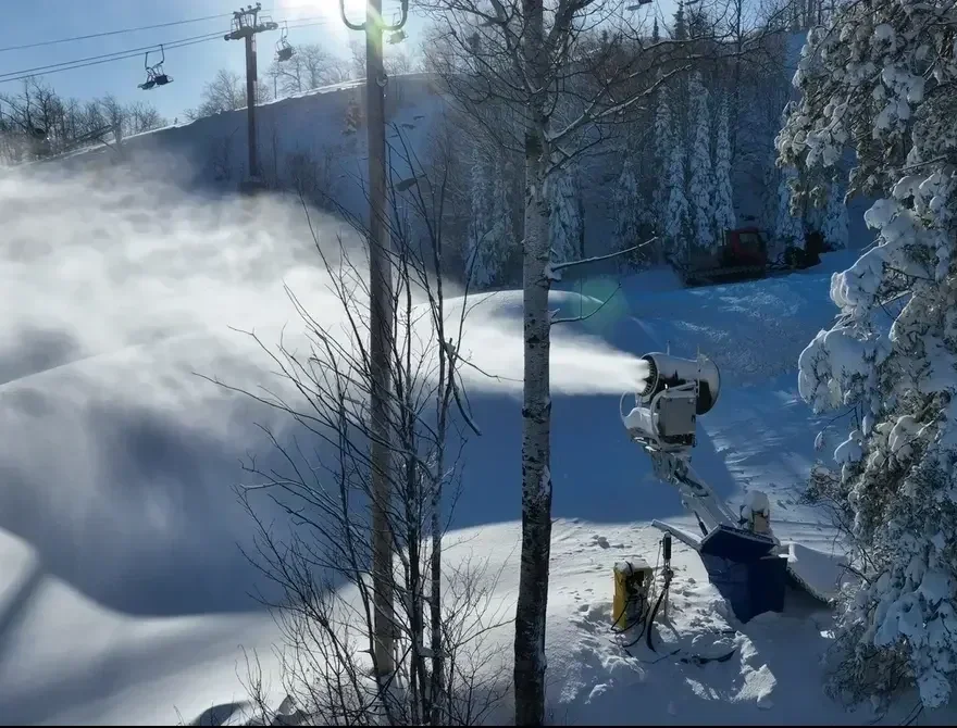 Fan Snow Machine Overview Photo