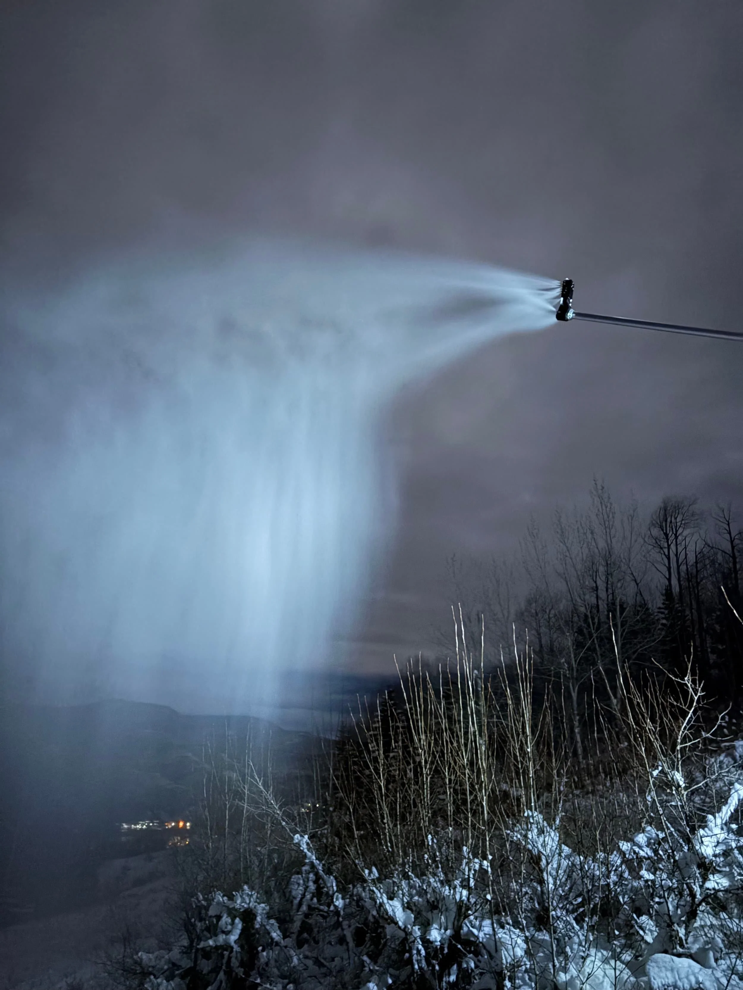 SMI Snowmakers Grizzly snowmaking stick making snow.