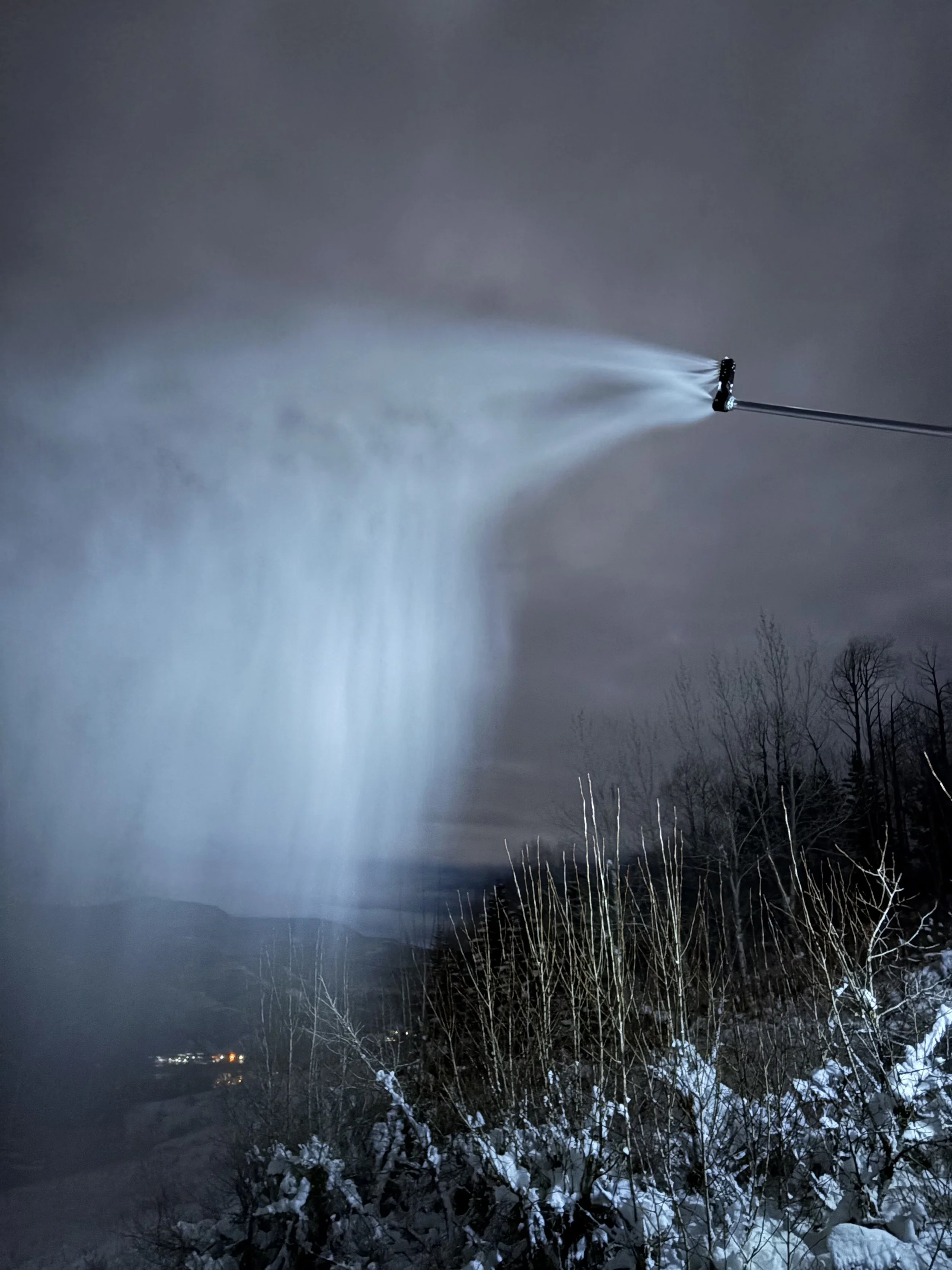 SMI Snowmakers Grizzly snowmaking stick making snow.