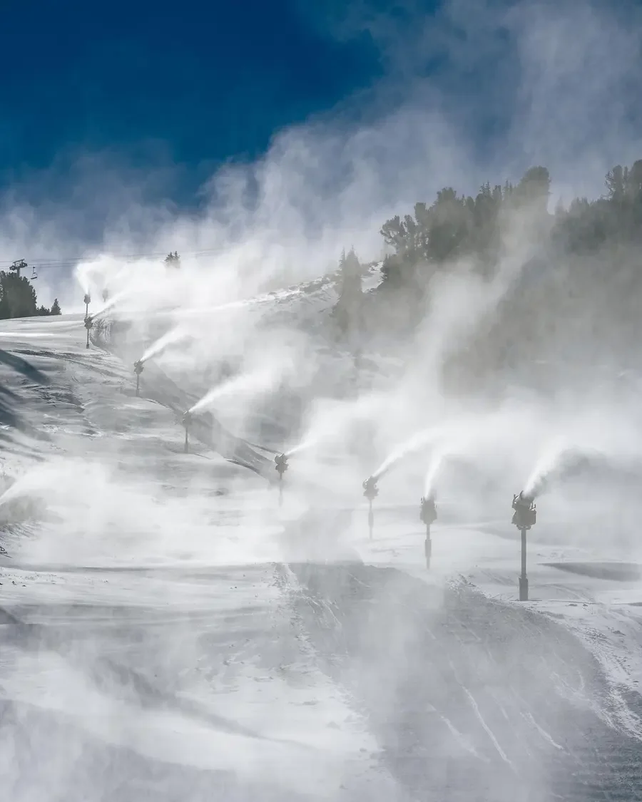 SMI Super Puma Snowmachines making snow