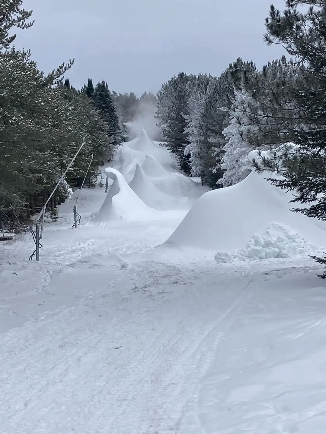 SMI Snowmakers Axis snowmaking stick making snow.
