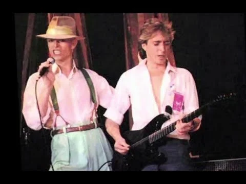 BOWIE Ft MICK RONSON ~ JEAN GENIE ~ LIVE '83