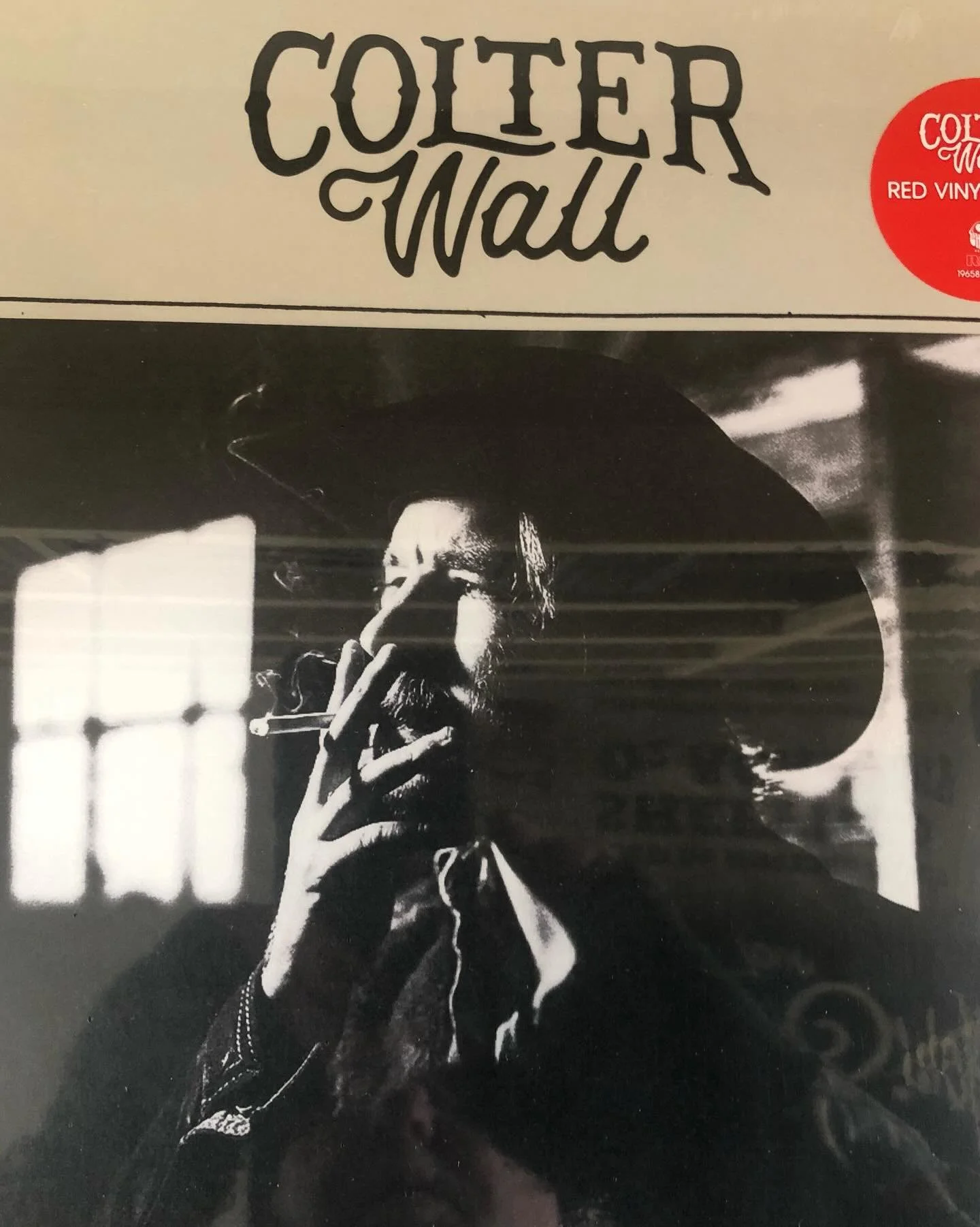 Colter Wall&rsquo;s debut that arrived sounding about 80 years old - but in the best kind of way. 
.
Wall&rsquo;s voice is all dust, shadow, and front-porch storytelling, the sort of record that makes you instinctively look for a rocking chair. 
.
Mi