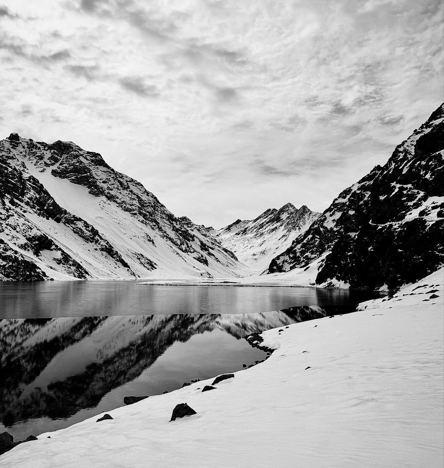 Chilling in Portillo, capturing the lake in its element. Casella Creative, where every frame tells the story