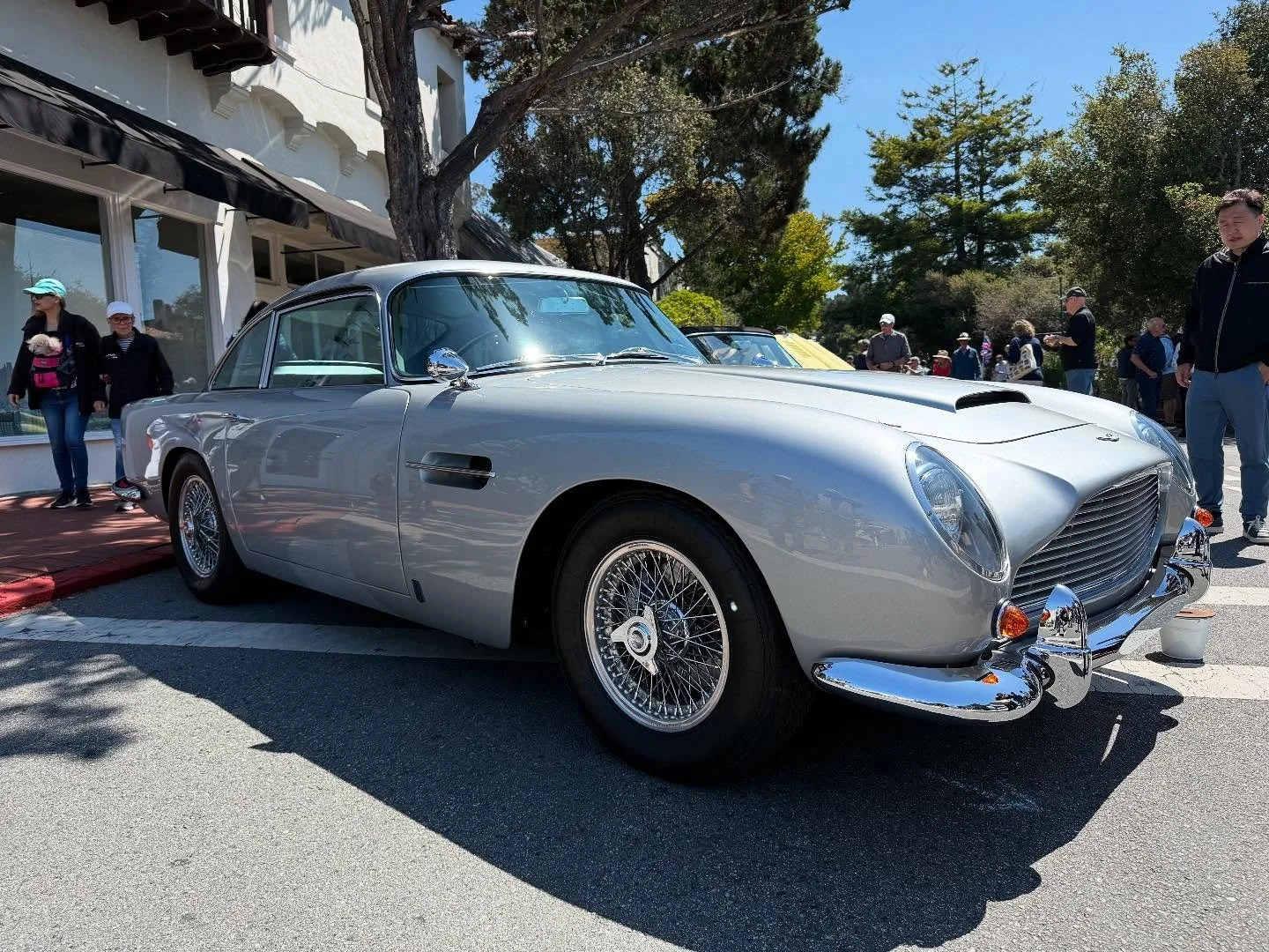 From red carpet to Ocean Avenue, we start strong with an Aston Martin, Bond level class, silver paint, wire wheels, secret agent soundtrack in my head. #CarWeek #Carmel #AstonMartin #DB5 #JamesBond #MontereyCarWeek #CasellaCreative #AutoArt #ClassicC