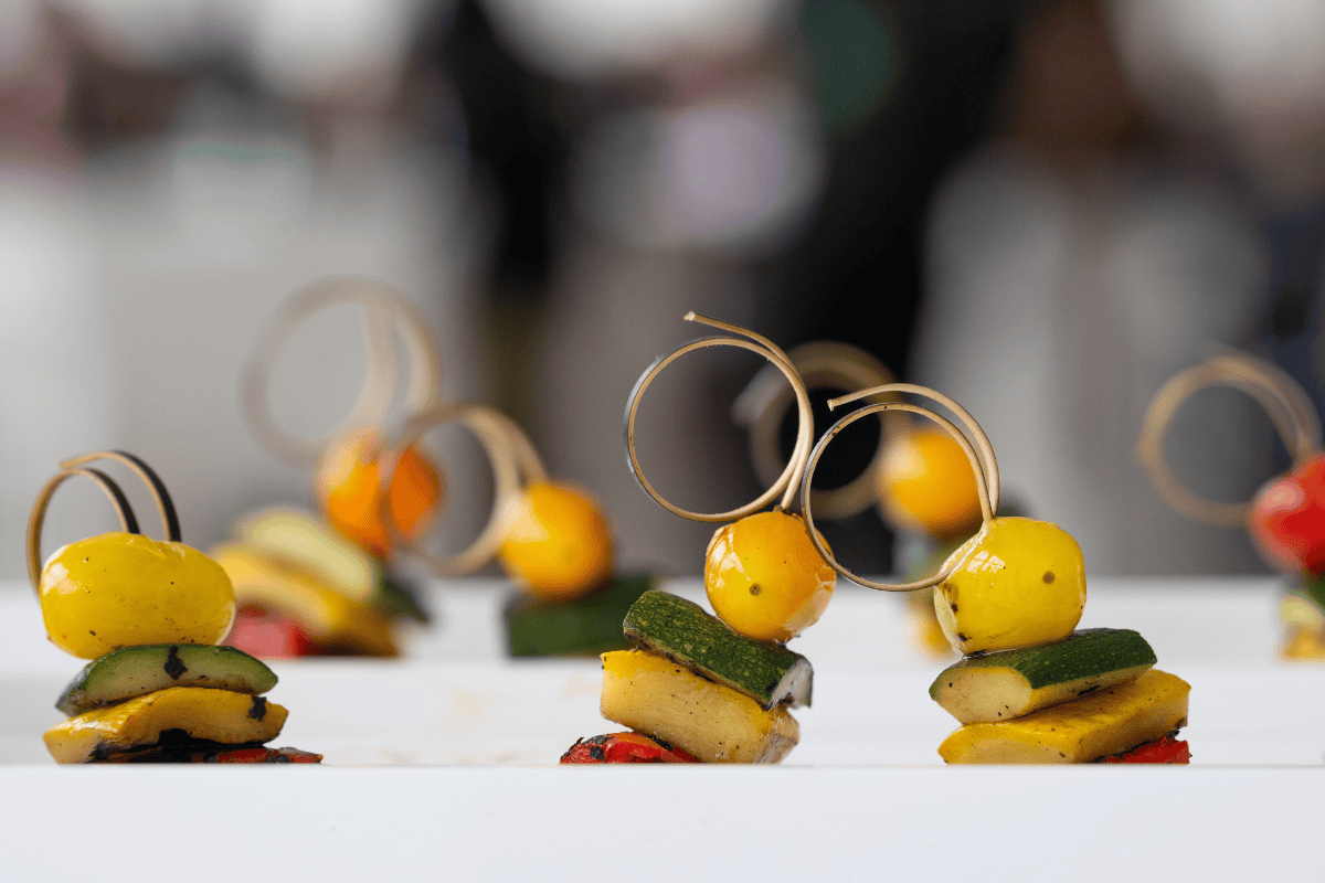 Streamlining Your Workday: How to Choose the Right Catering for Company Lunch