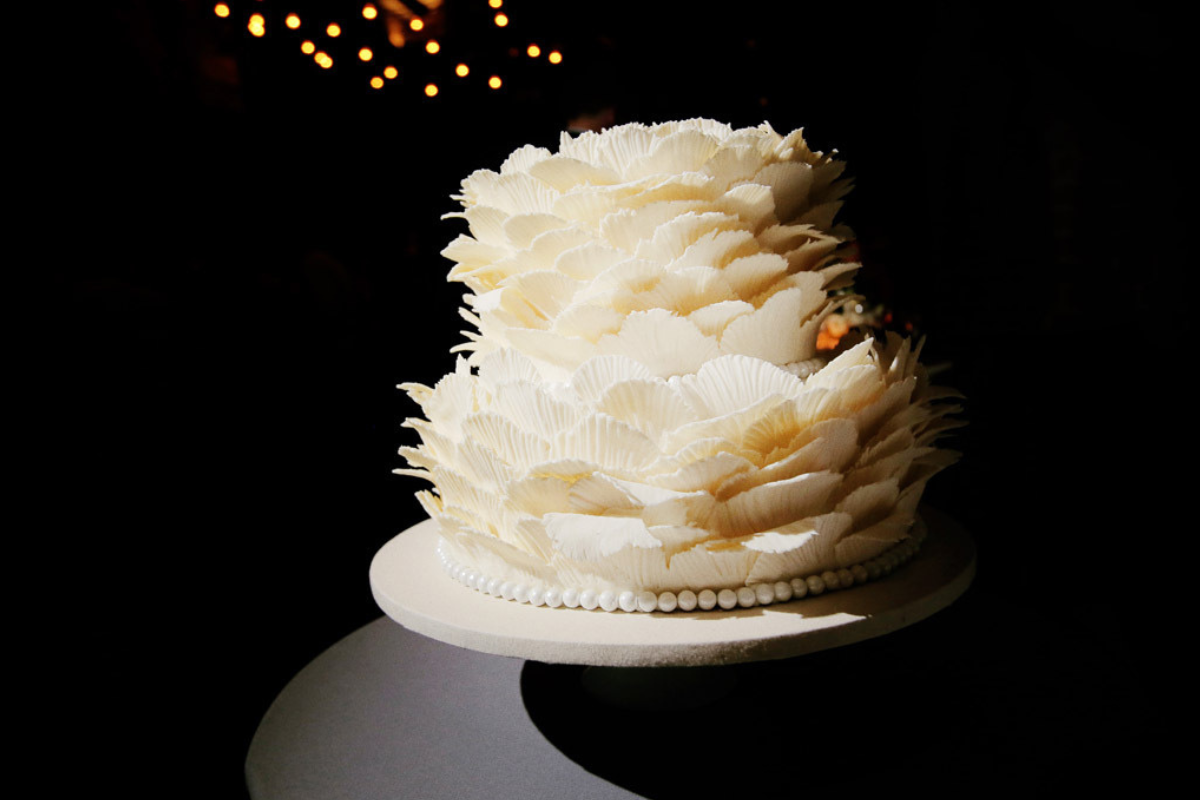 Does Cloud Catering Set Up Flowers in Catering Events?