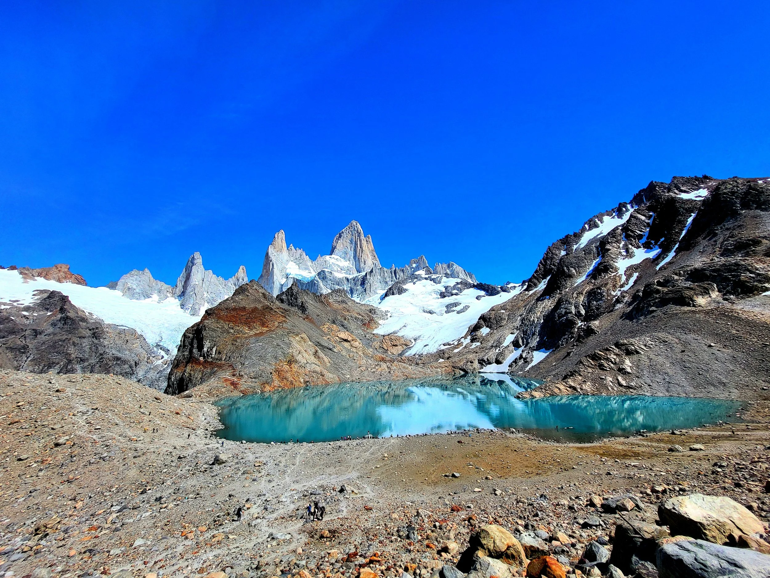 Travelmagazin: Schotterstrassen sind während einer Mietwagenreise durch Patagonien garantiert.