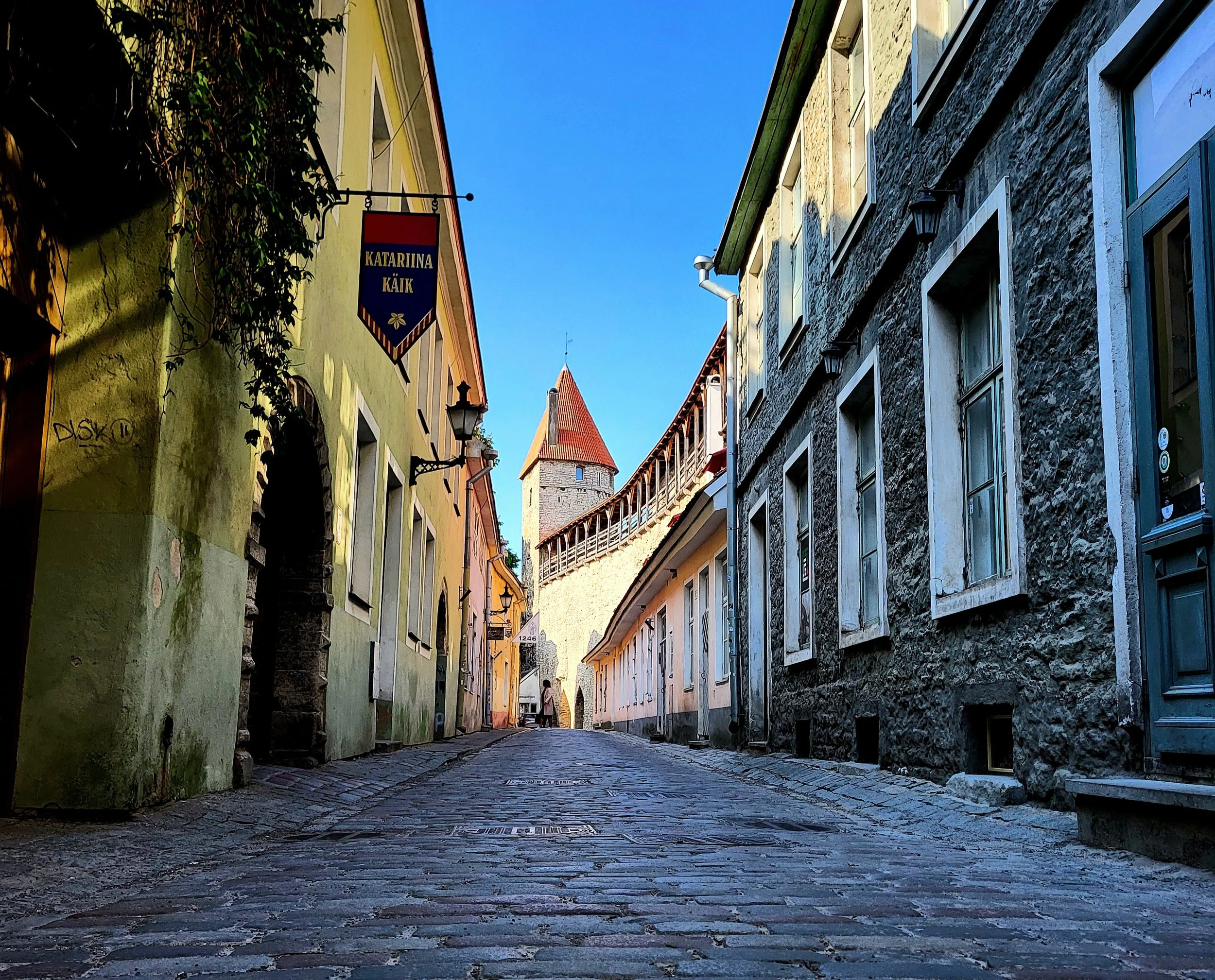 TCS Magazin "Touring": Estland ist auf der Überholspur. Insbesondere Tallinn, wo Roboter
das Essen ausliefern. 