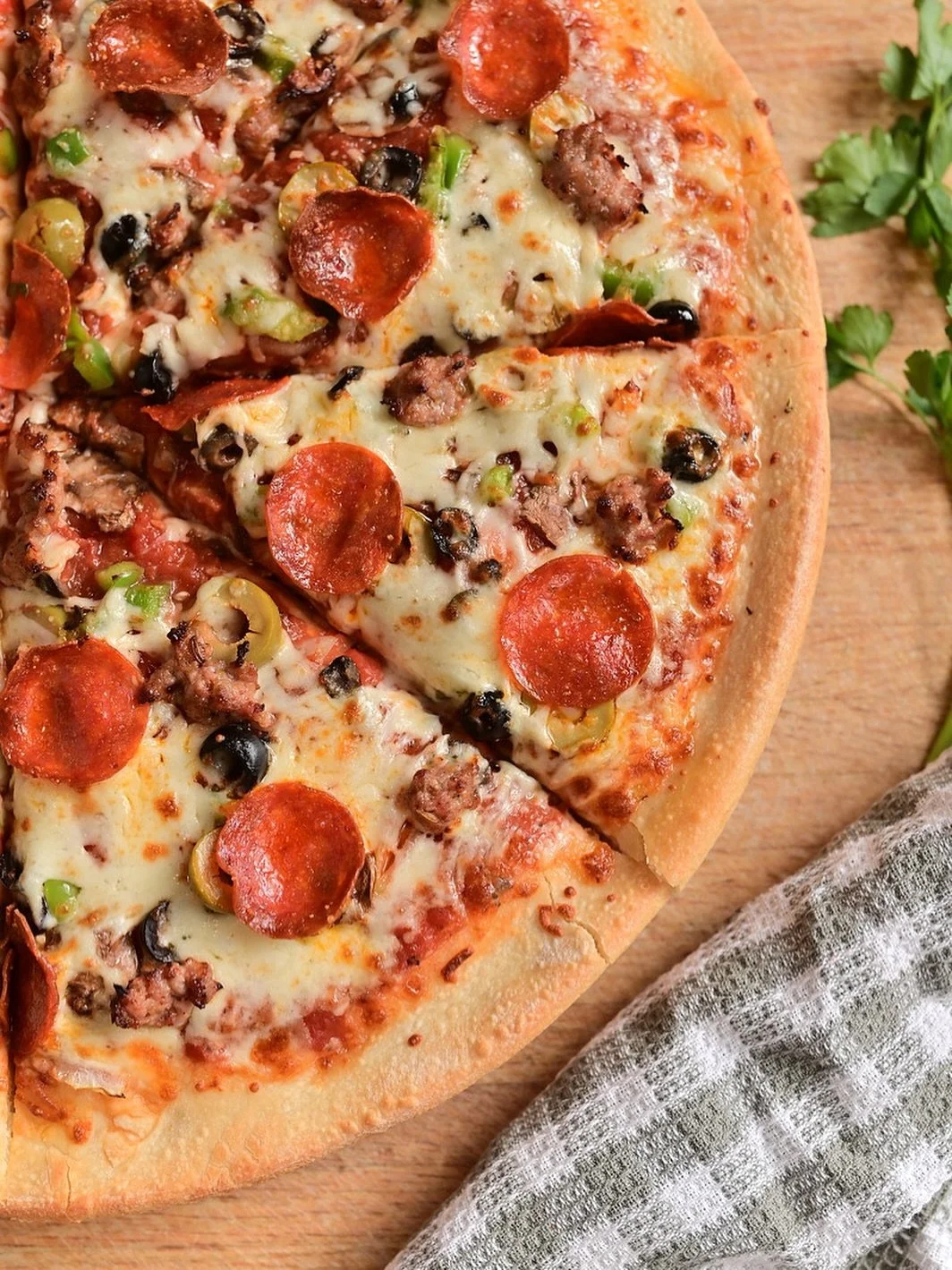 Pizza pairs well with your Saturday night plans! ππ
Order yours now!
https://order.toasttab.com/online/pizza-villa-wisconsin-dells-737-superior-st
#wiscondells #pizza #downtowndells #wisconsinpizza #pasta #salad #dellspizzavilla #wisdells #water