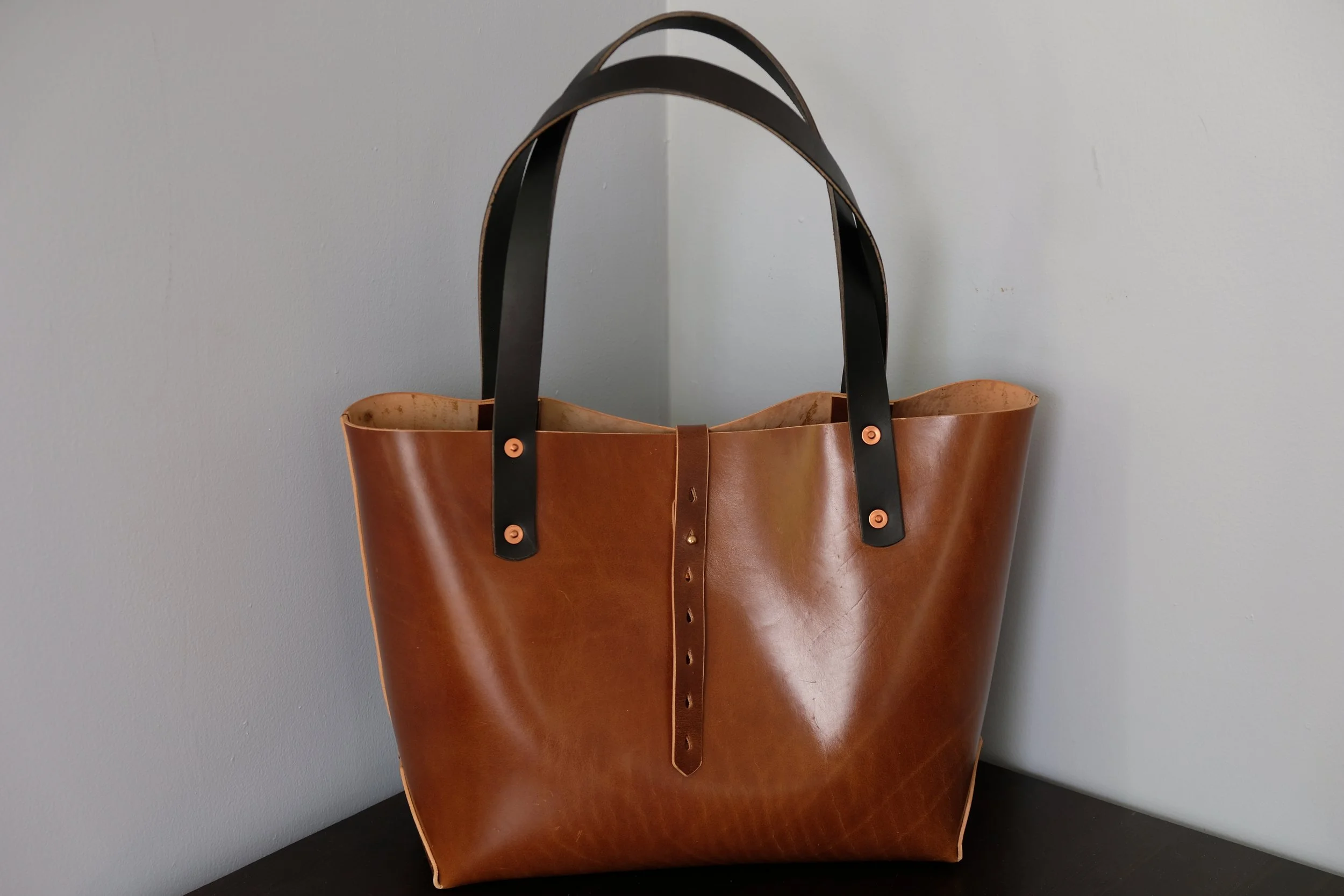 Ready to Ship: Tote in Cloe Superlux Horsebutt
