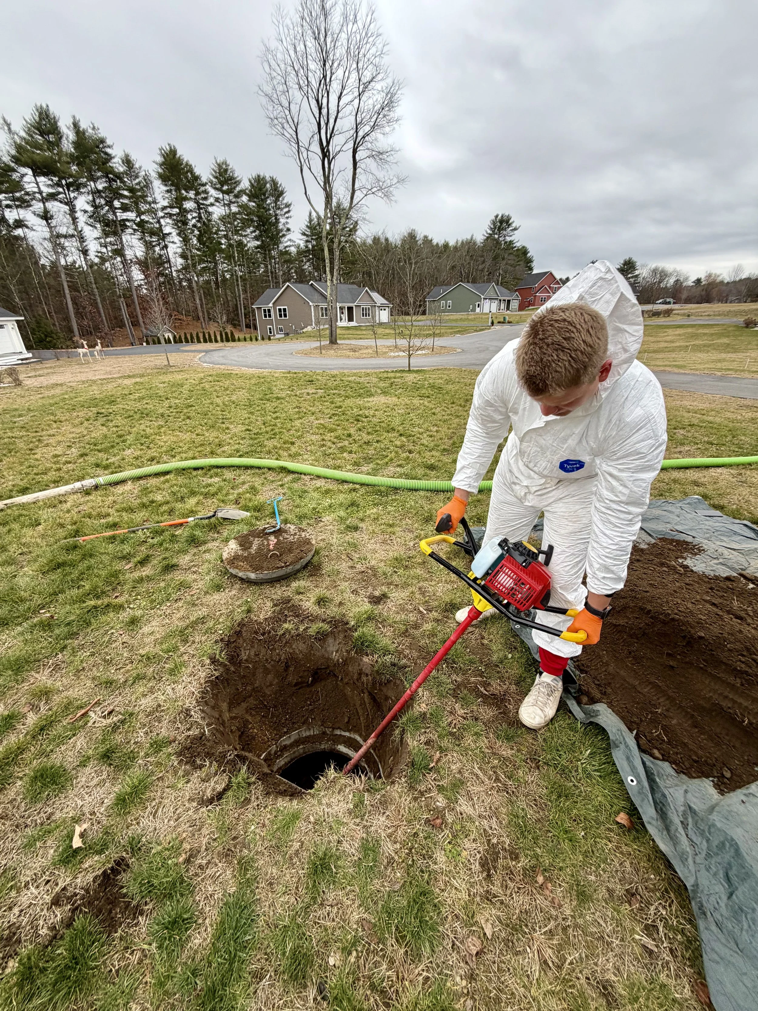 Using the Crust Buster to mix the tank before Waste Warriors pumps it!