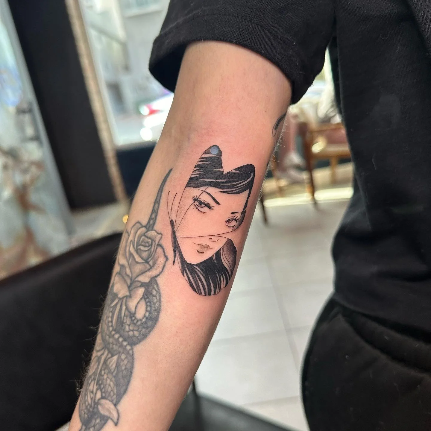 Check out these tattoos done by @glitterpoops_ on our last walk in day! 

#miamitattooartist #animetattoos #fineline #watercolortattoos #femaletattooartist #tattoos #colortattoos #blackwork #miamitattooshop #animetattooartist