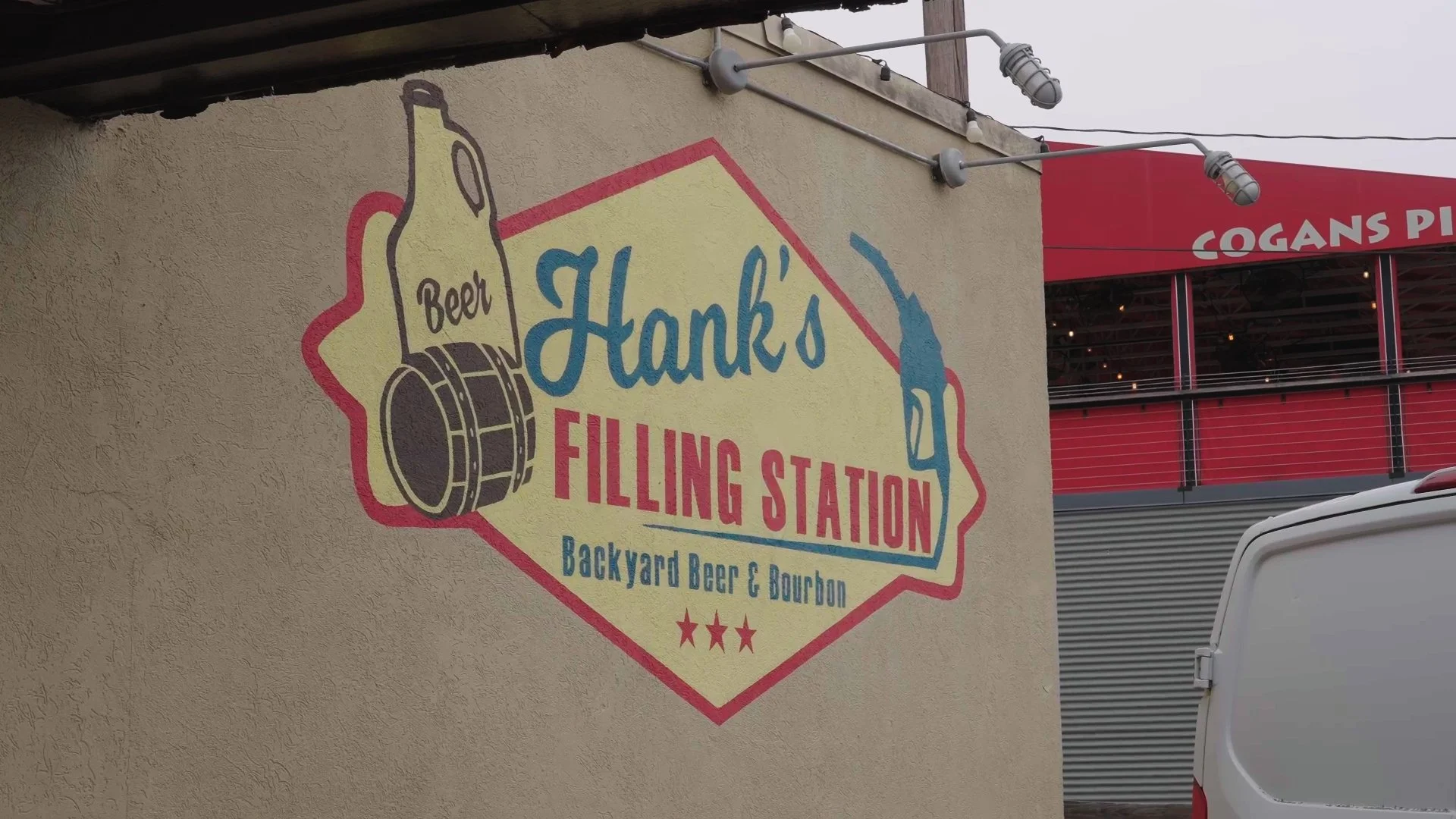 Hank's Filling Station
