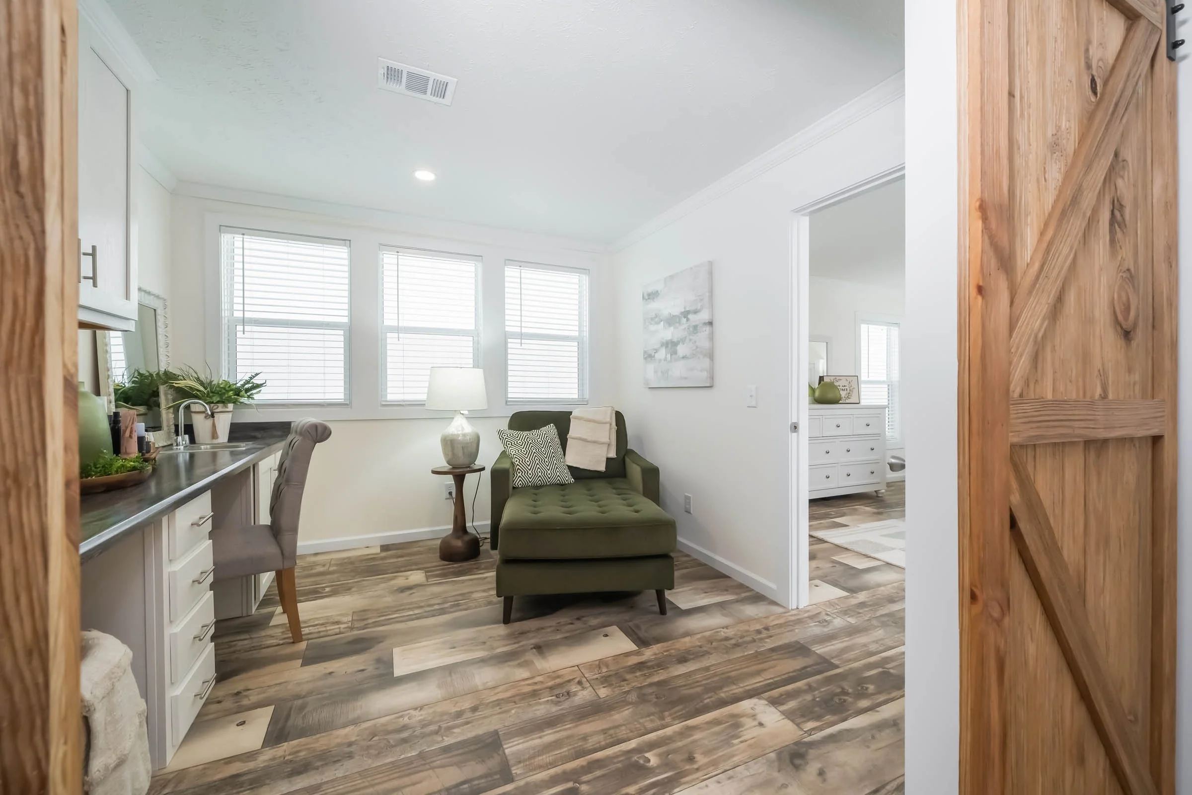 Regional_Biloxi_Milo-327642F_Bedroom-Nook_9785-1.jpg