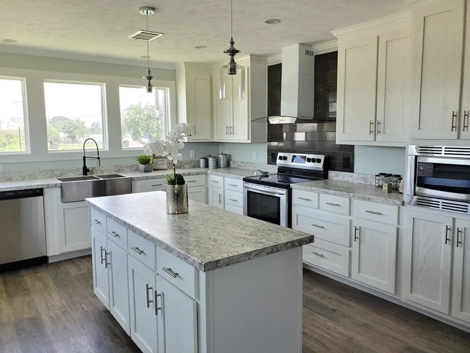 Winston-Kinlock-Falls-Kitchen-and-Dining-5.jpg