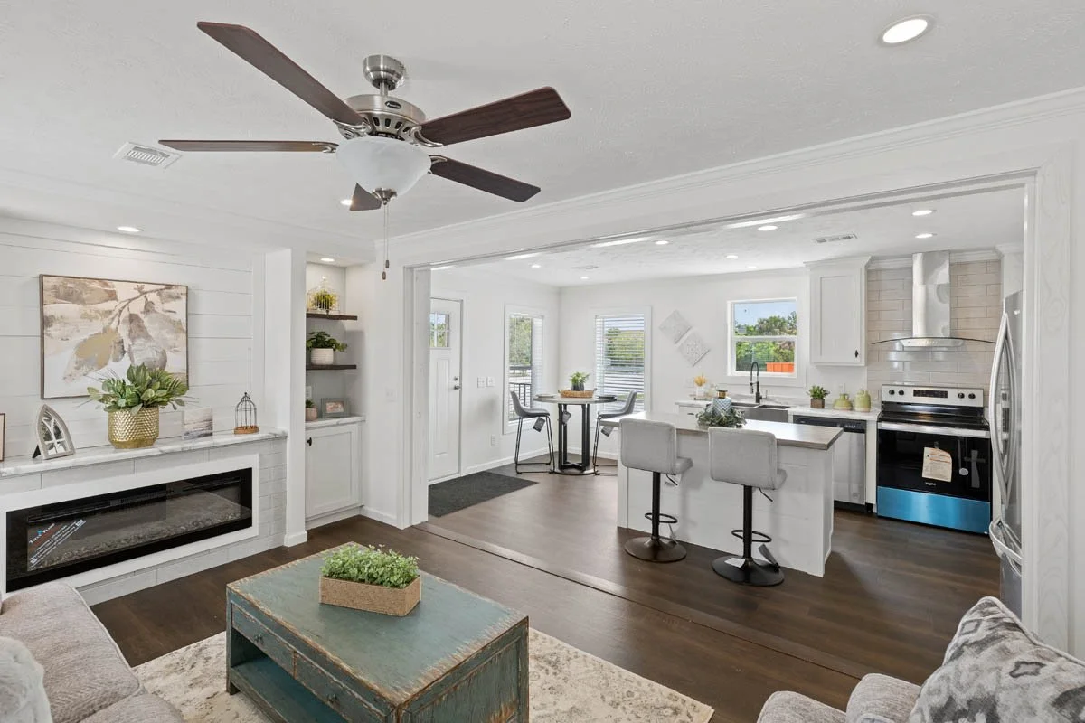 Winston-Venice-Living-Room-2.jpg