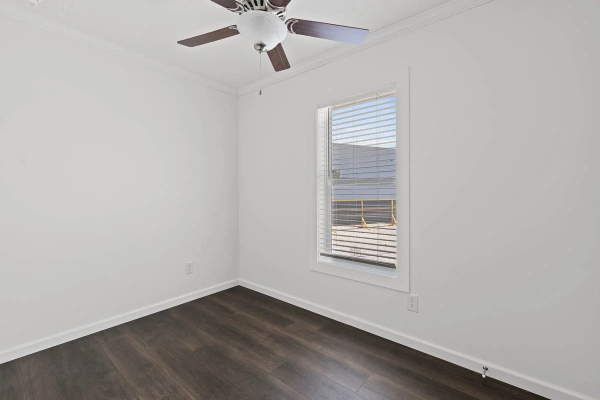 Winston-Venice-Bedroom-2.jpg