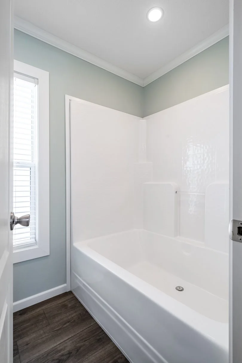 Winston-Upshaw-Bathroom-8.jpg