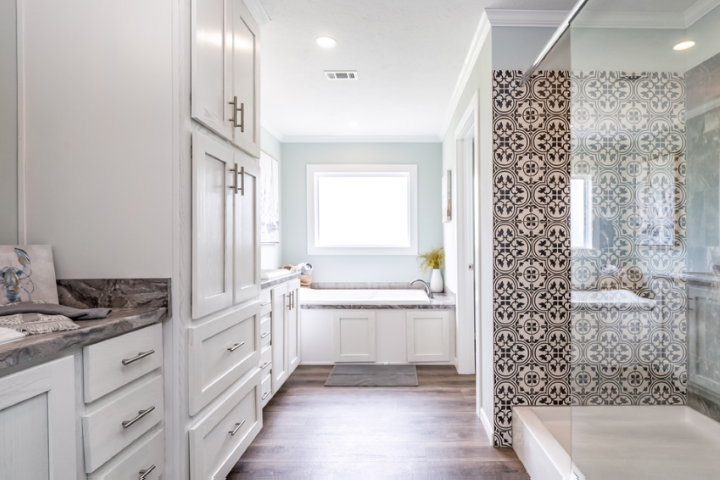 Winston-Upshaw-Bathroom-9.png
