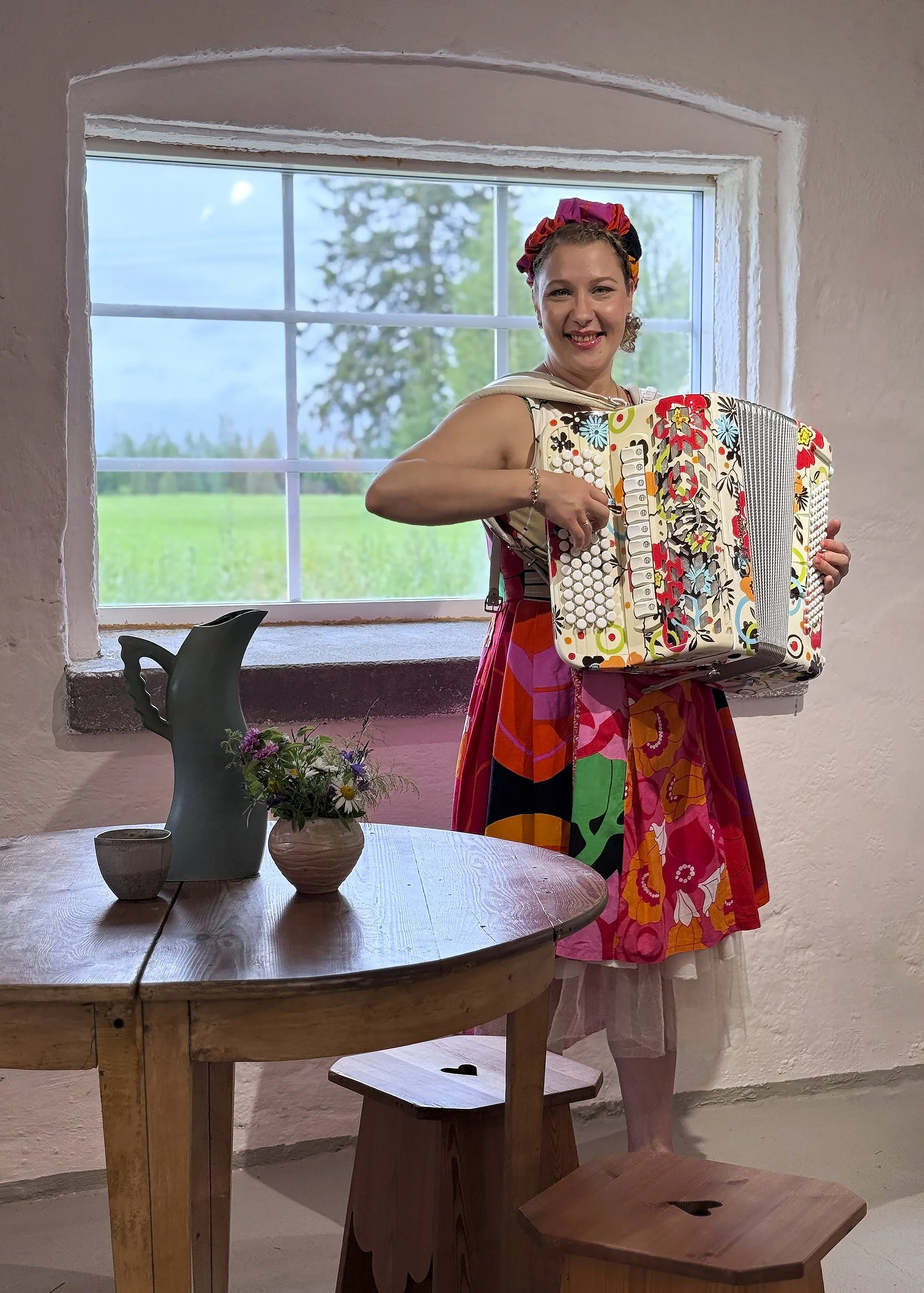 Savolainen harmonikan taitaja ja kulttuurivaikuttaja Petra Lisitsin-Mantere.