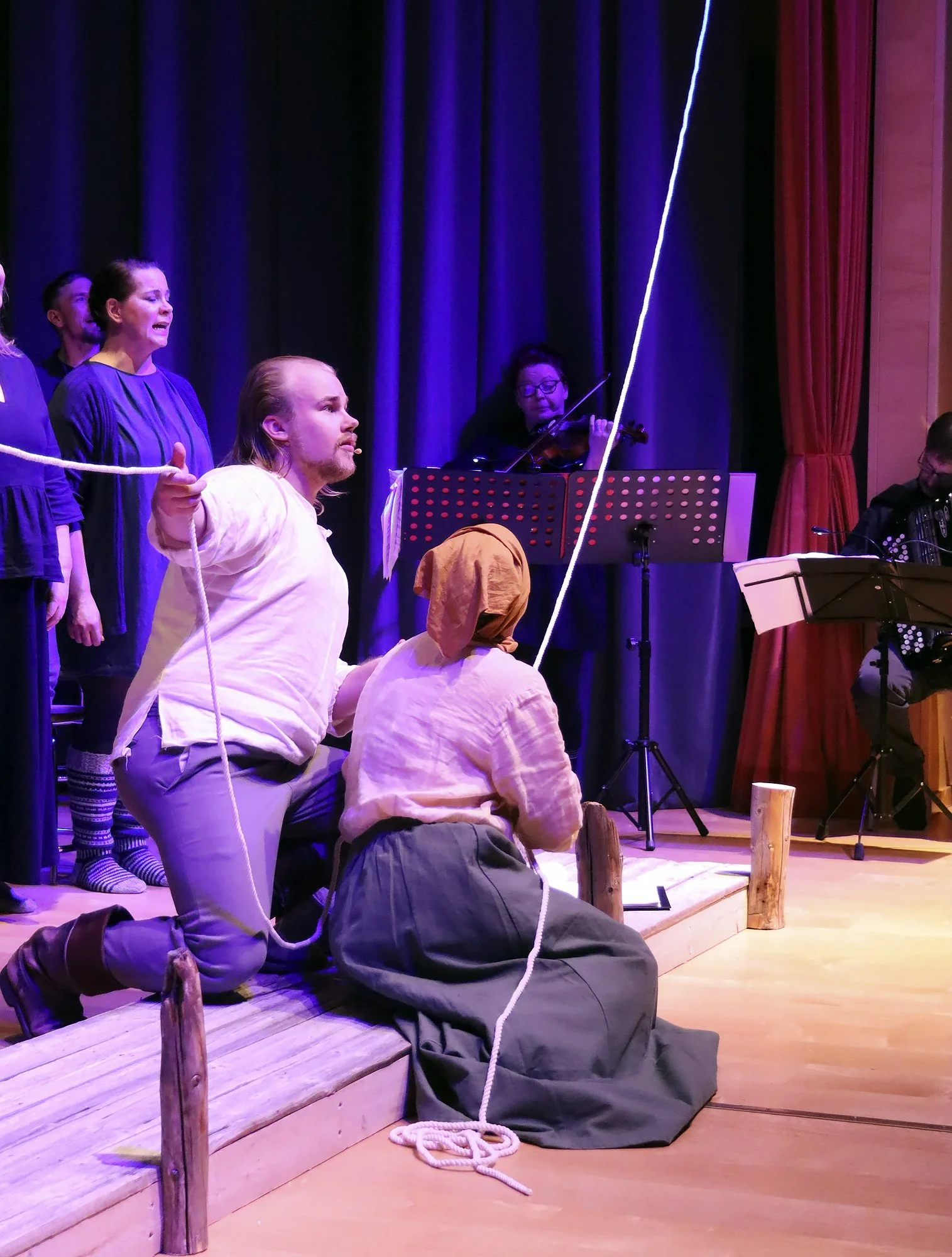 Myrskyluodon Maija ja Janne purjehtimassa