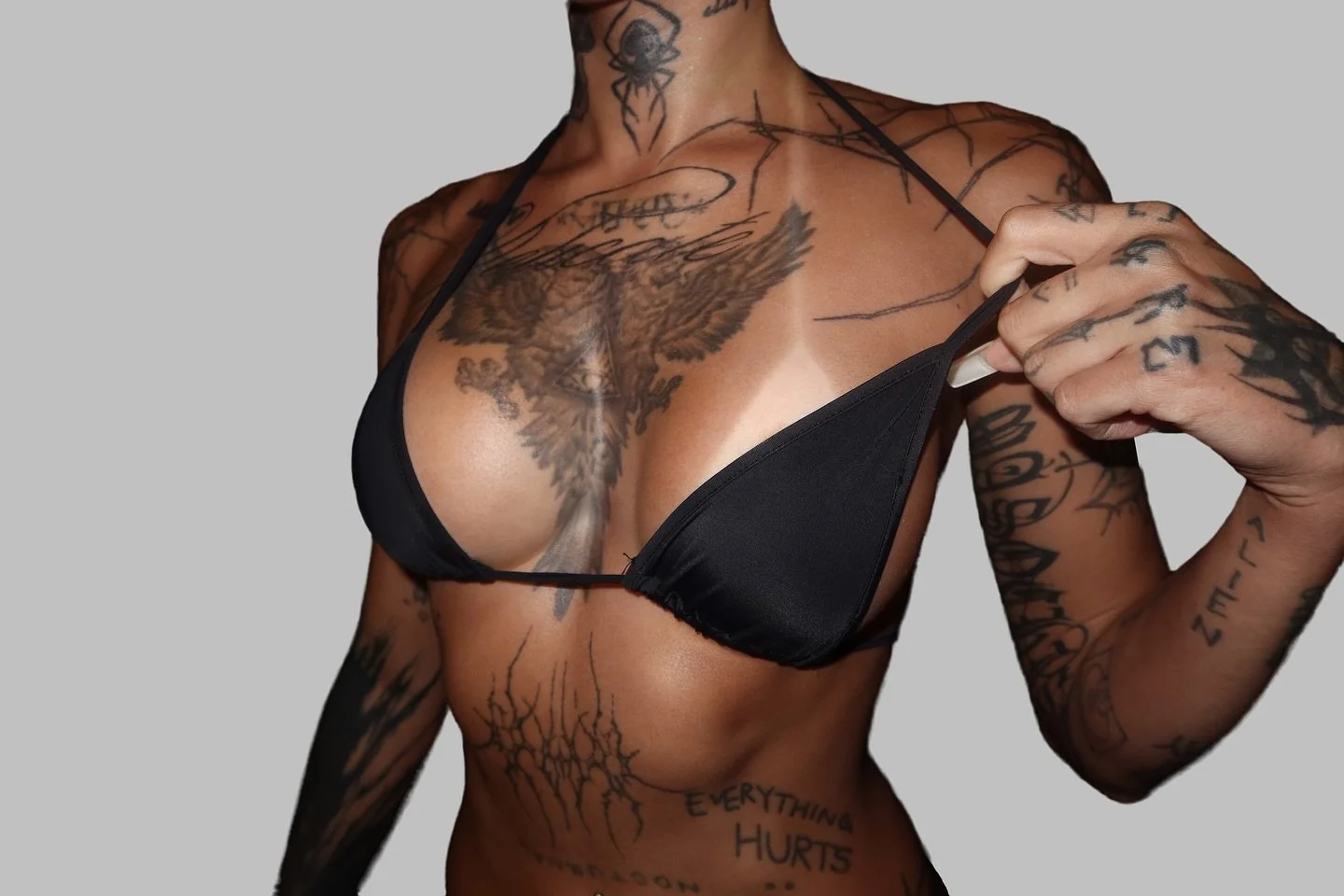 right after the spray tan/ before! did you know the color you see right after your spray tan isn&rsquo;t the real tan? the cosmetic bronzer gives you instant color, but the actual tan develops later as dha reacts with your skin. that&rsquo;s why rins