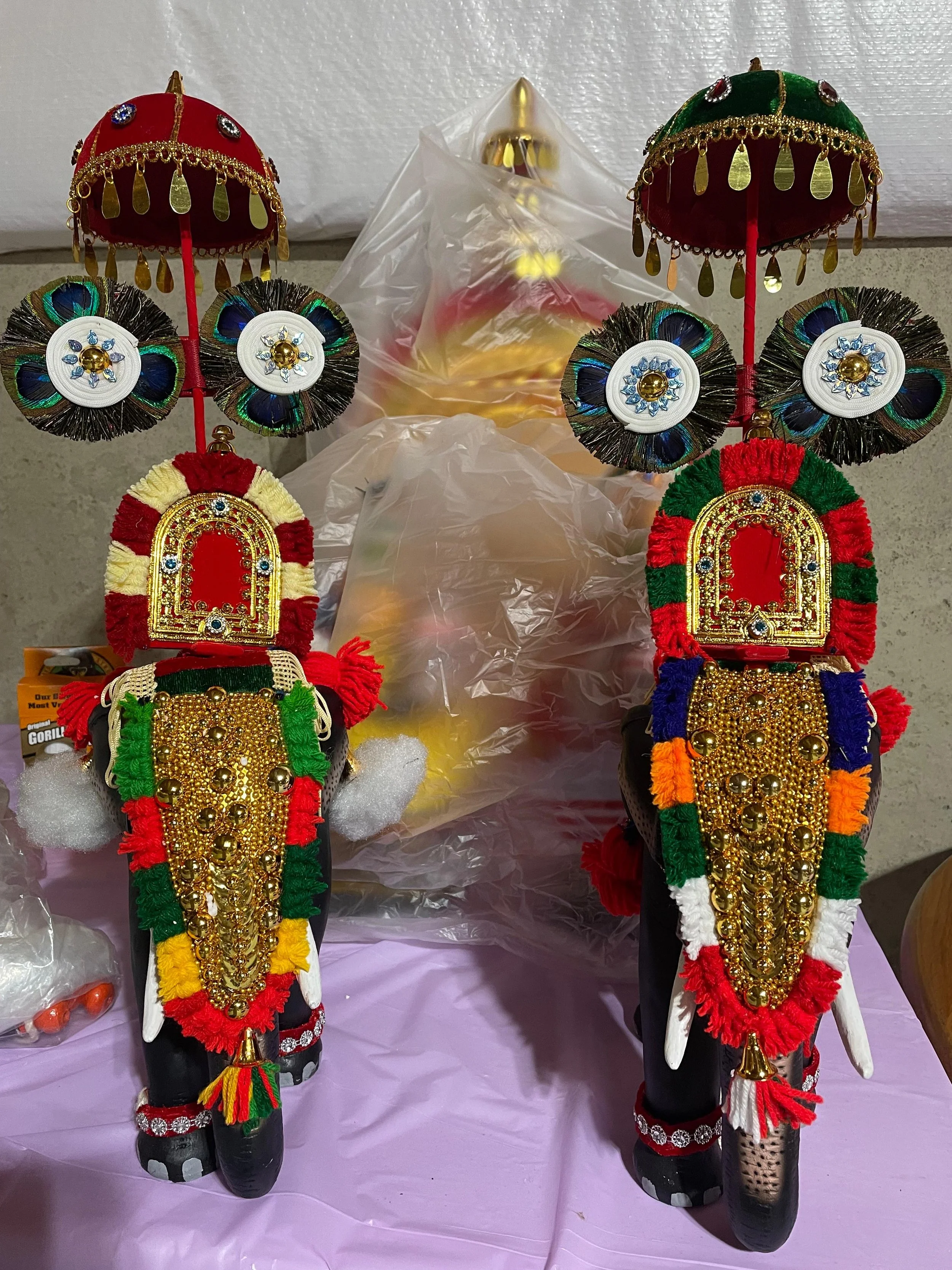 Pambadi Rajan Elephant Figurine [Small]