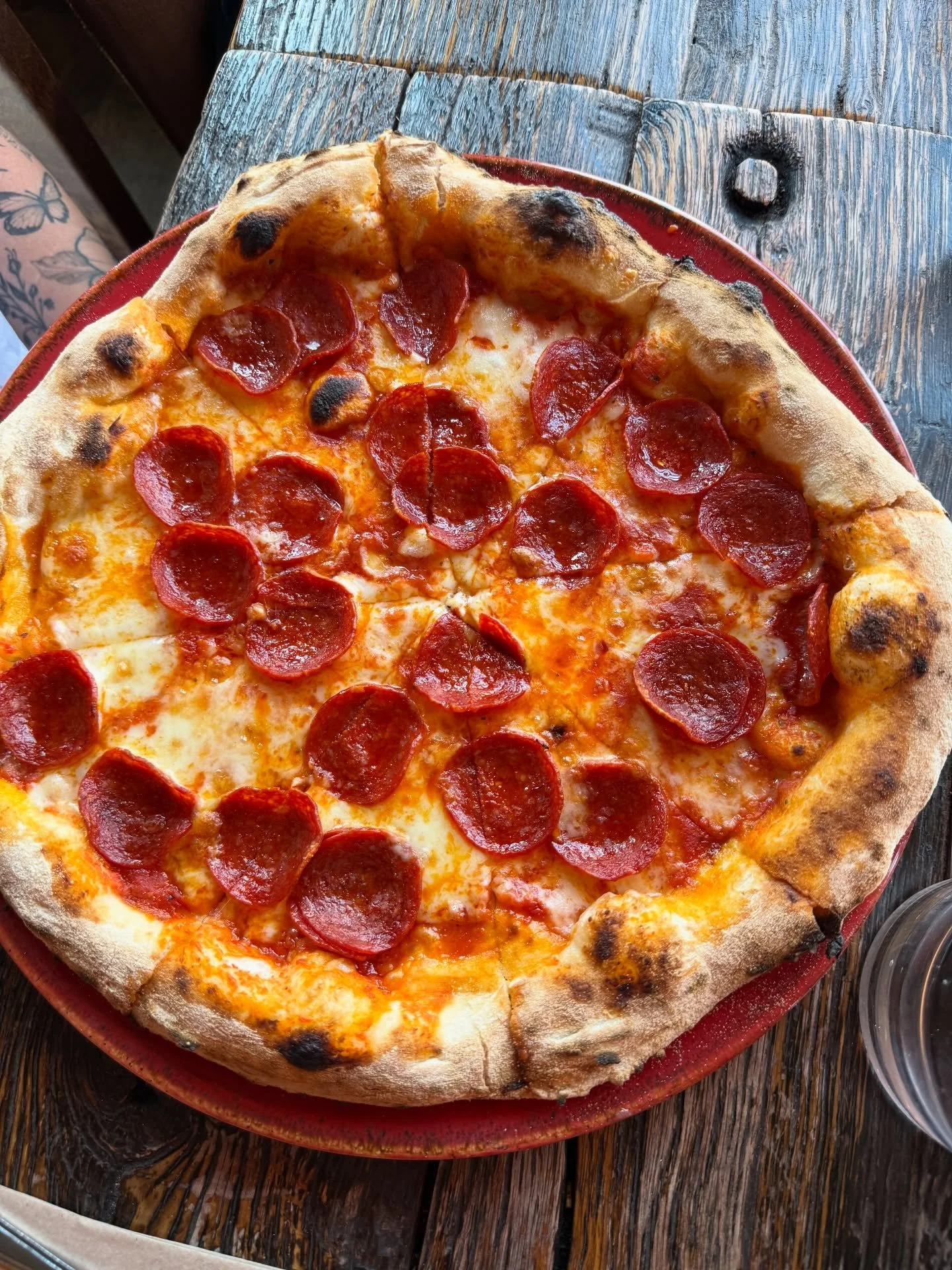 That wood-smoke hits first, then the cheese pull 

Slide in for &pound;10 pizzas &mdash; no rules, just heat and good company 

Open  from 4 - Kitchen &rsquo;til 9

#PennHill #PooleNights #TenPoundPizza #BournemouthFood #PizzaLovers #WoodFired