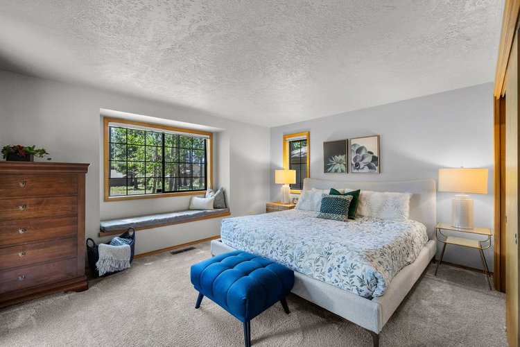 Sunriver retreat living space