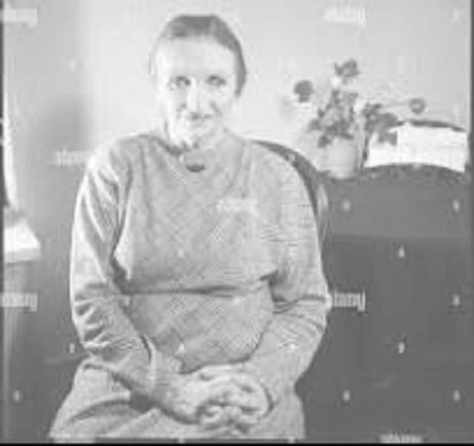 Anna Rossell traduce un poema de Regina Ullmann