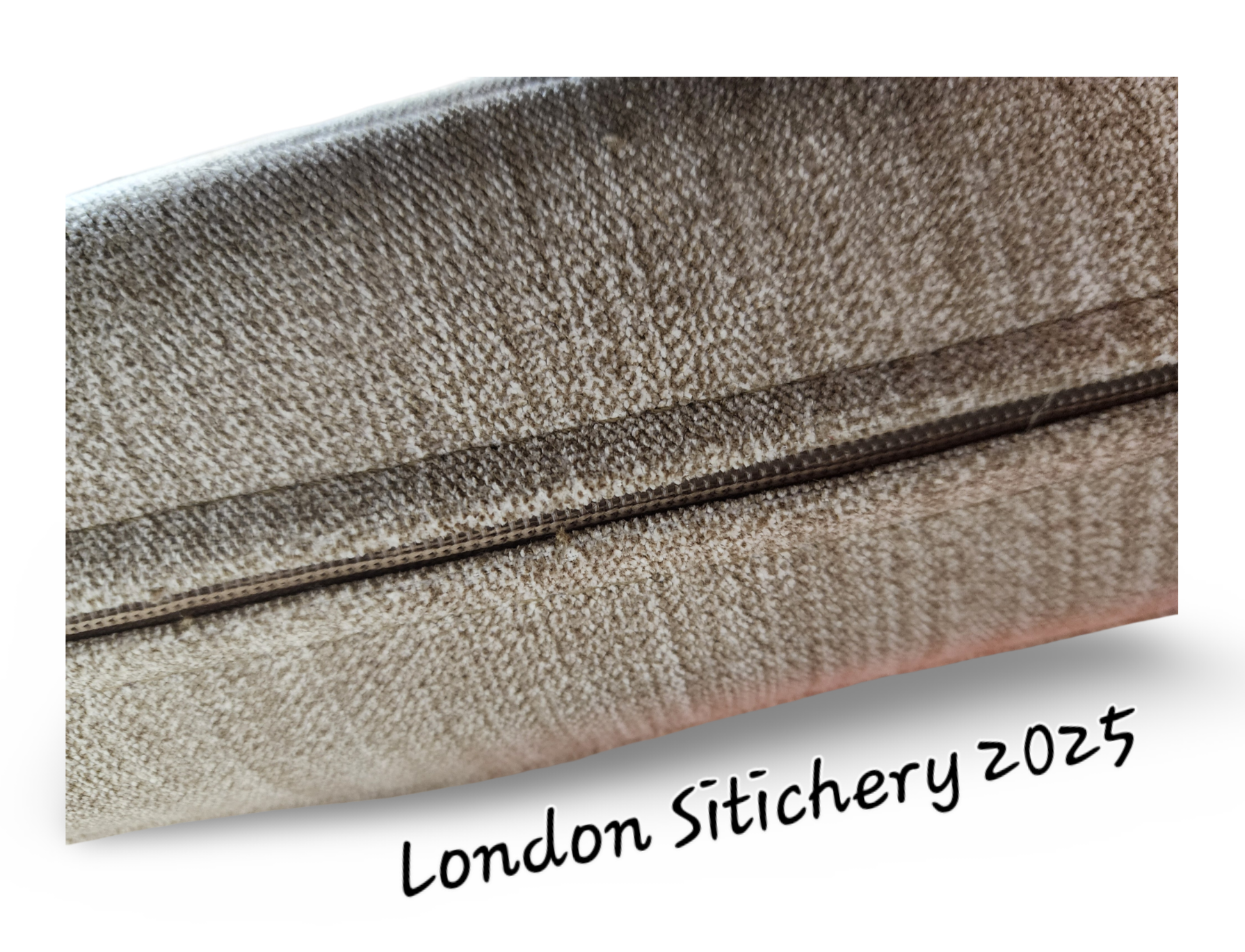 Cushion zipper.png