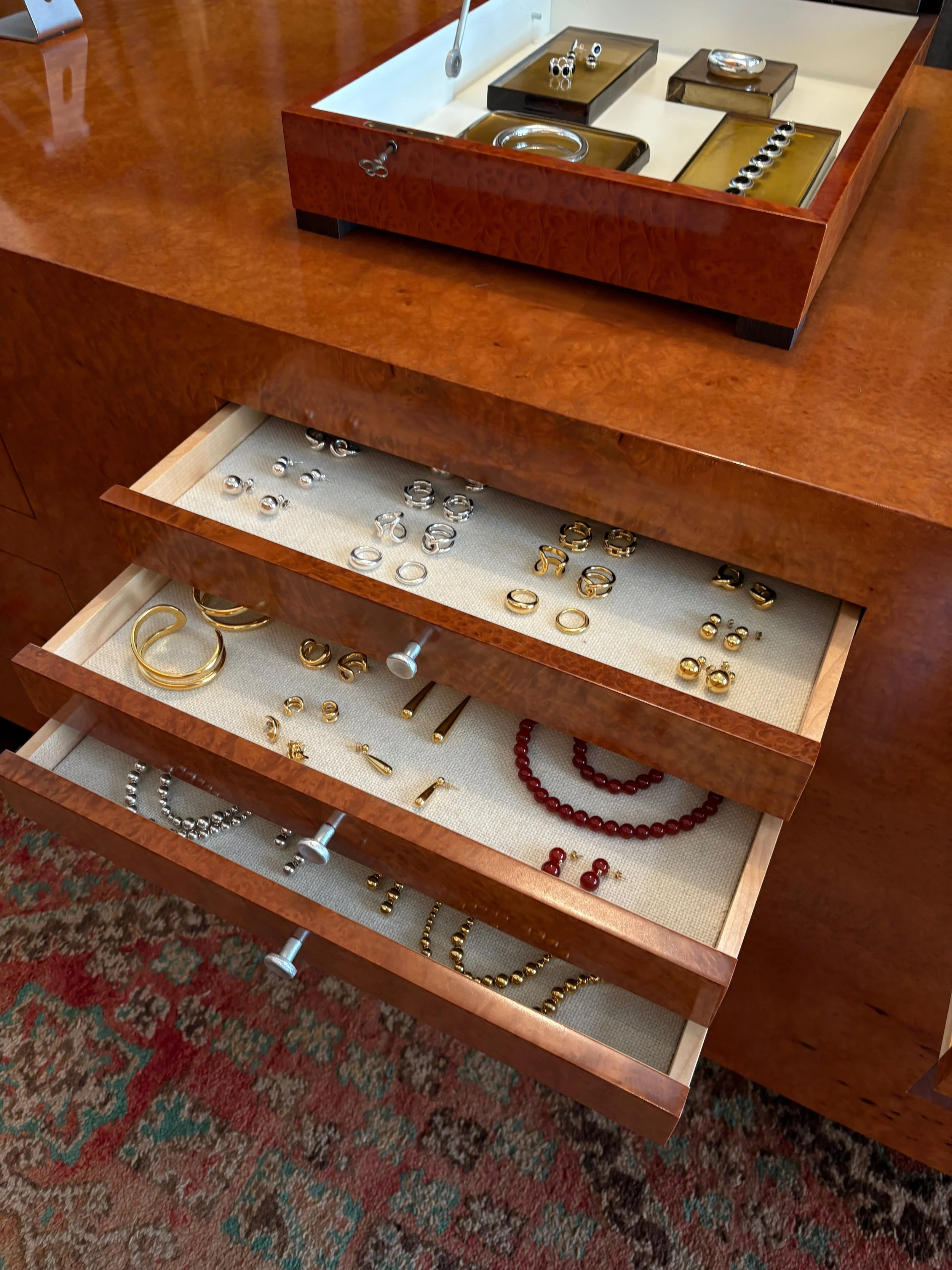 Note 23 - Less but Better: Accessories