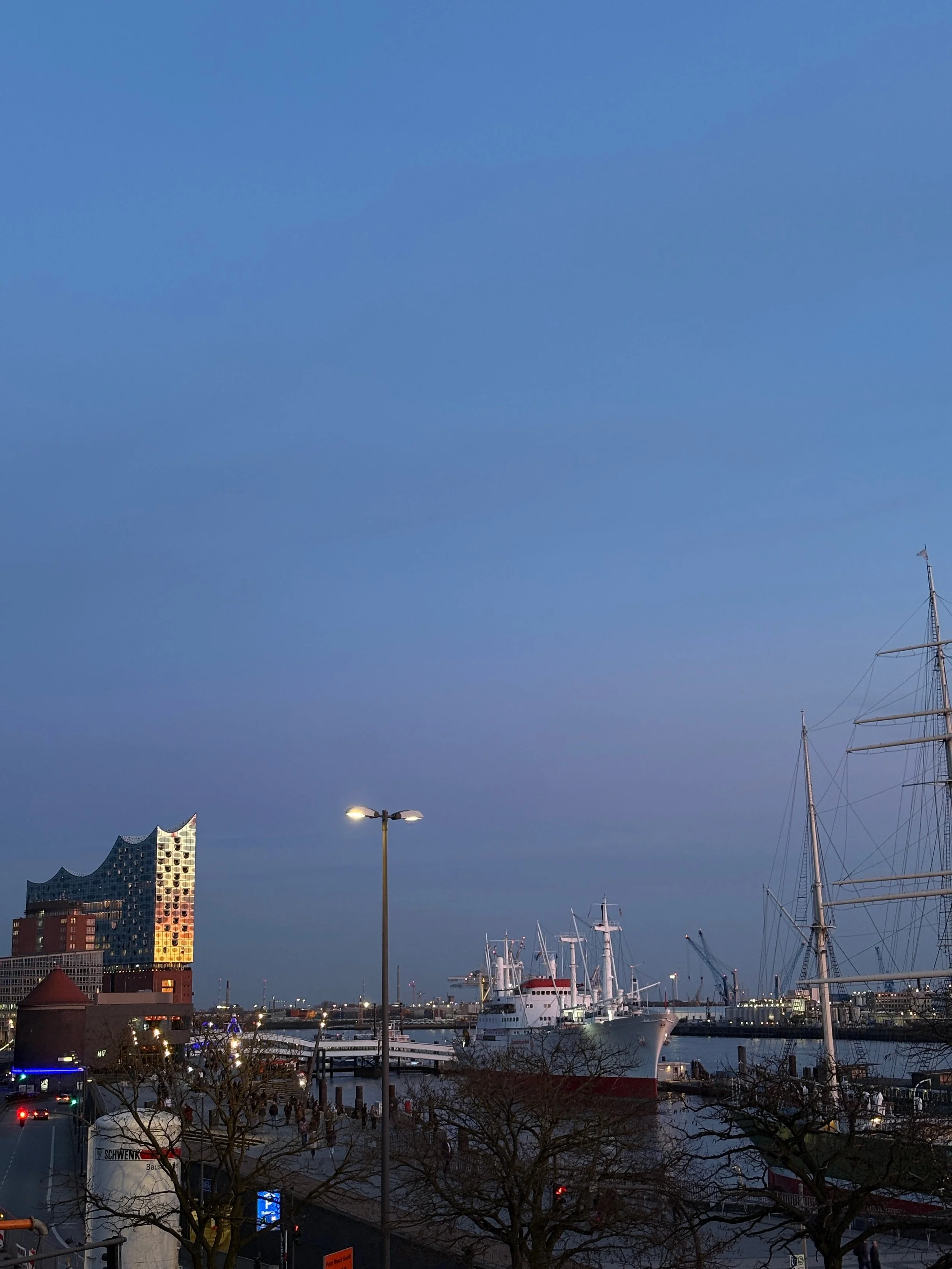 Note 25 - My First Week in Hamburg