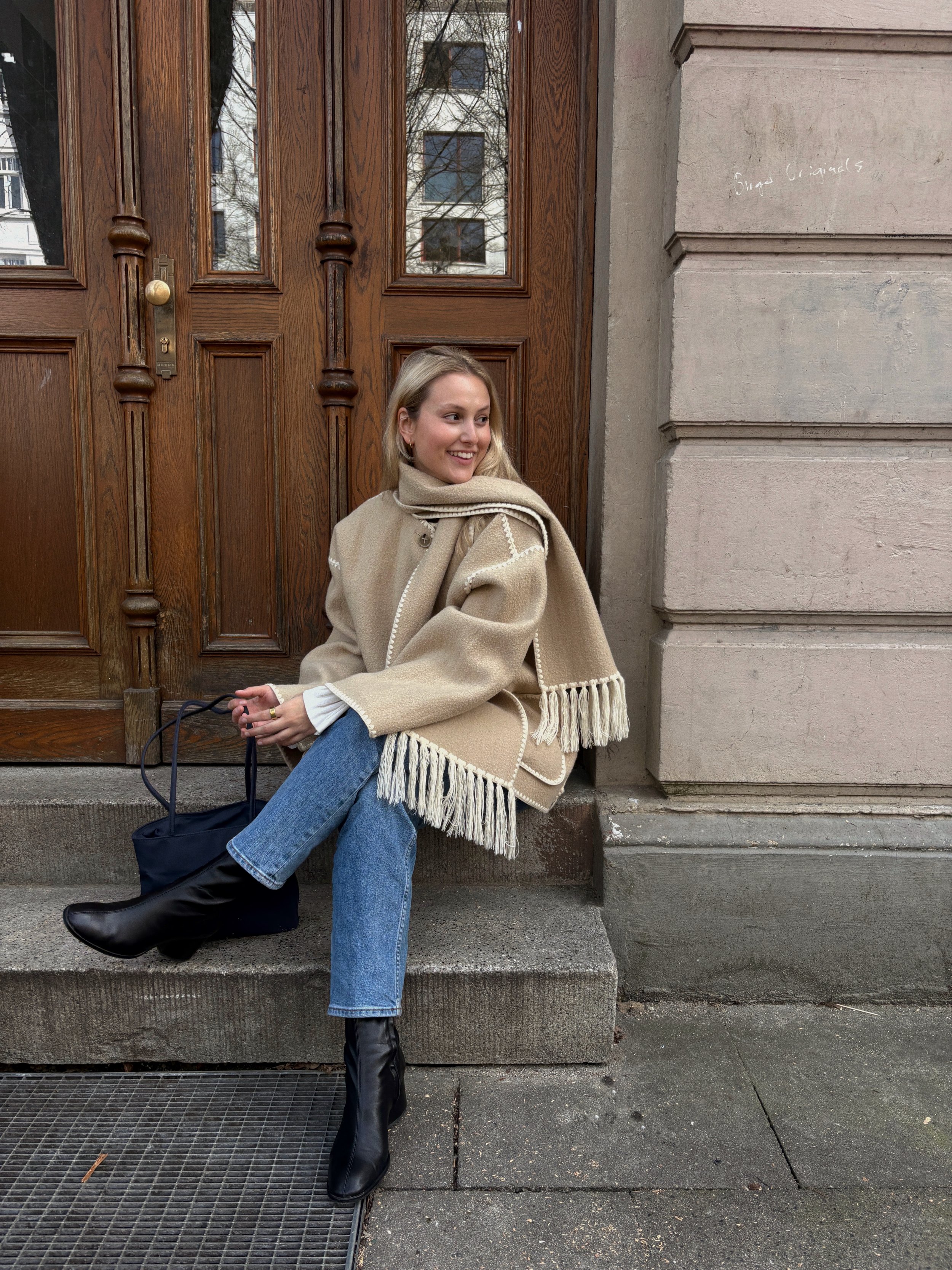 Note 26 - The HH Postcard