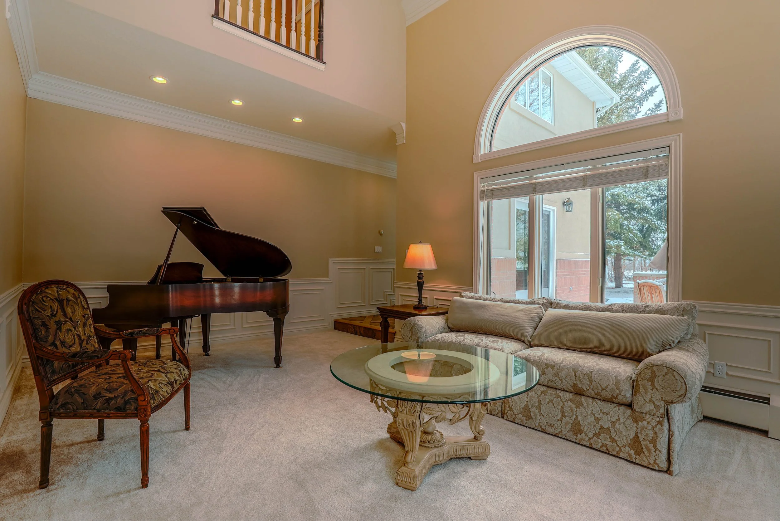 Front Sitting Room 1.jpeg