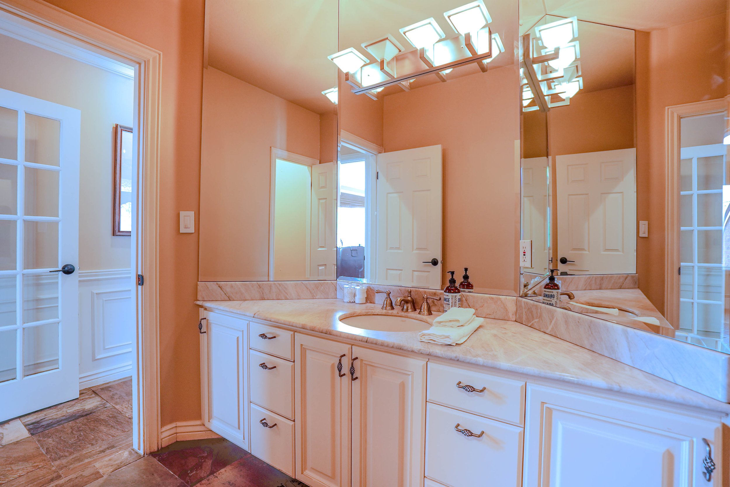 First Floor Bathroom 2.jpeg