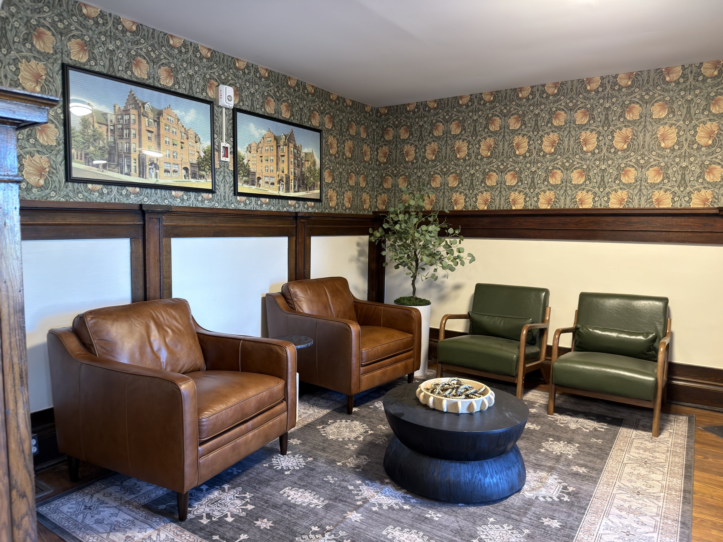 Parlor 109.jpg