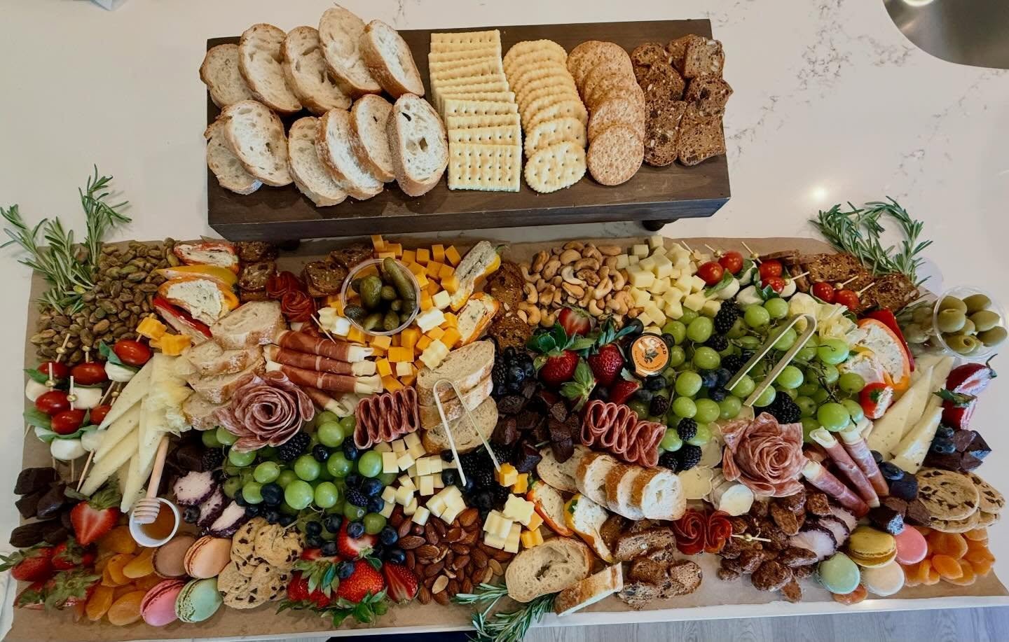 I had the most fun creating this #charming grazing set up for @celestewattsdavisrealtor and the Women&rsquo;s Council of Realtors-Huntsville!! Celeste was so nice, energetic and easy to work with and I look forward to collaborating with her again!! S
