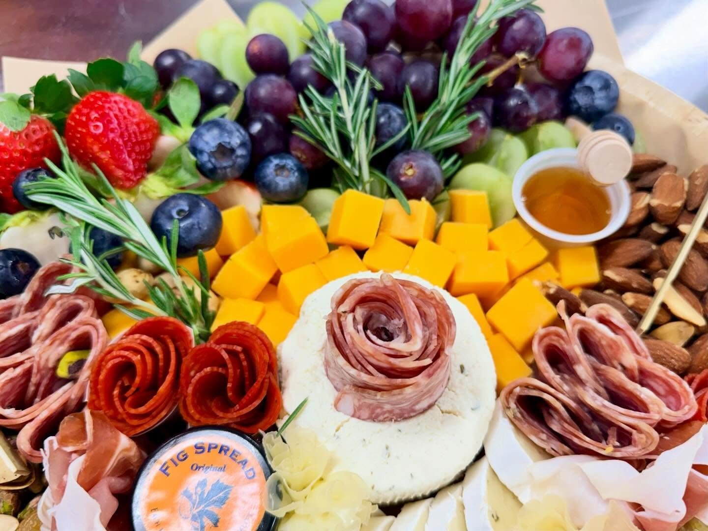 Spring is here ☀️ 💐 !! Sending out this #spring filled platter today for a special event - first one since we officially tuned over to spring!! We were on spring break last week in the Smoky Mountains of Tennessee - a much needed getaway! Hope you&r