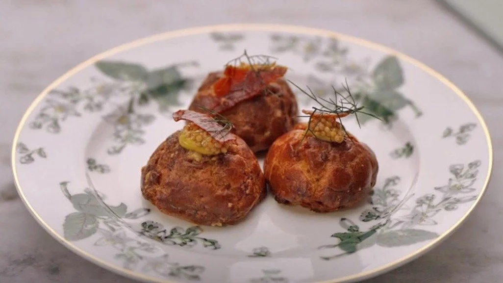Category is: Goug&egrave;re Excellence! 💅✨

Real Queens recognize real Queens, and real goug&egrave;res! Huge congratulations to @chefduyenha for taking the win in Restaurant Wars with her &ldquo;Carolina Queen&rdquo; plate on this week's @bravotopc