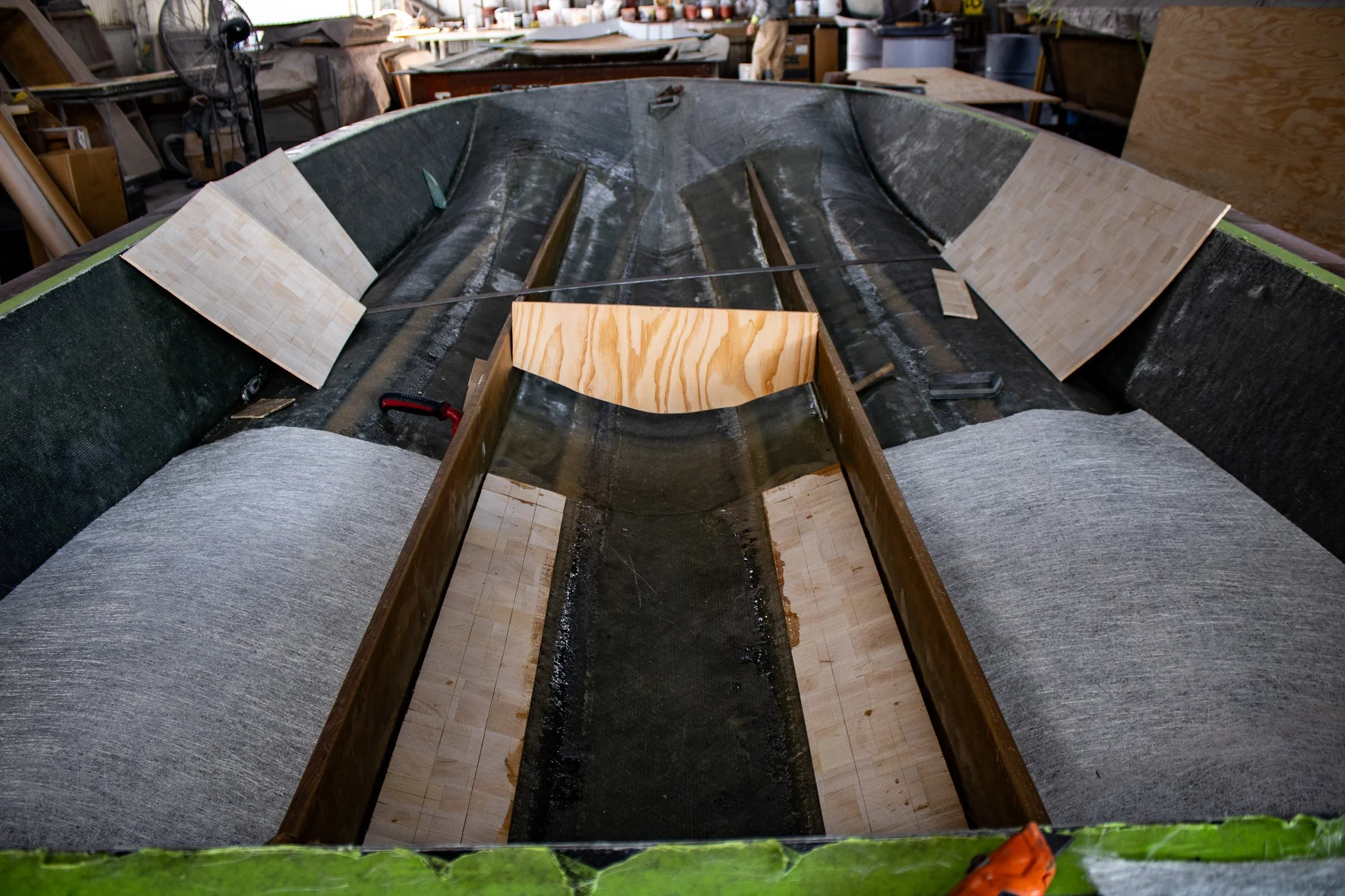 Fiberglassing boat hull