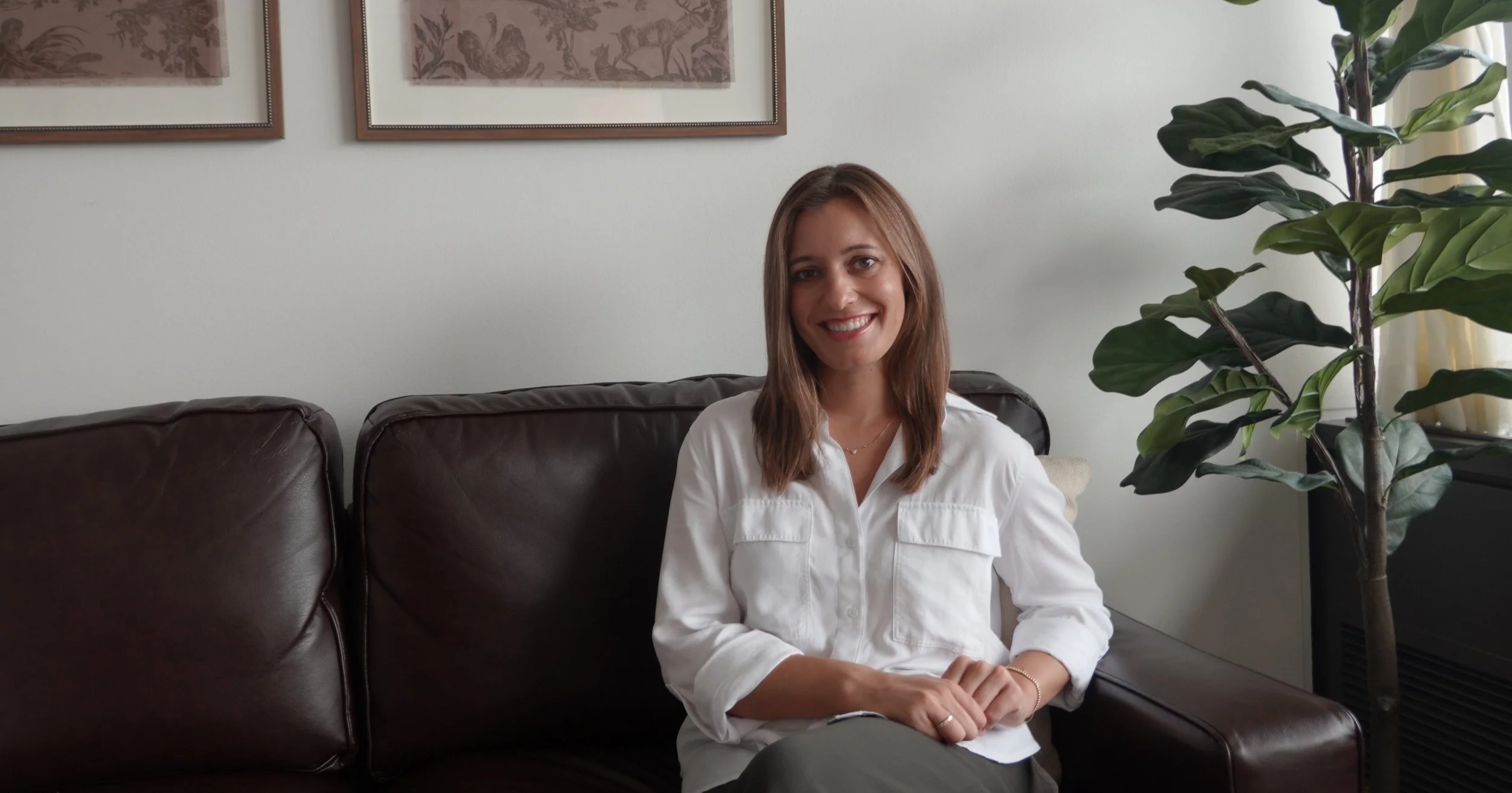 Meet Sarah Stewart, MSW, LSWAIC, a Columbia-trained Seattle therapist offering collaborative, trauma-informed care for anxiety, perfectionism, and transitions.