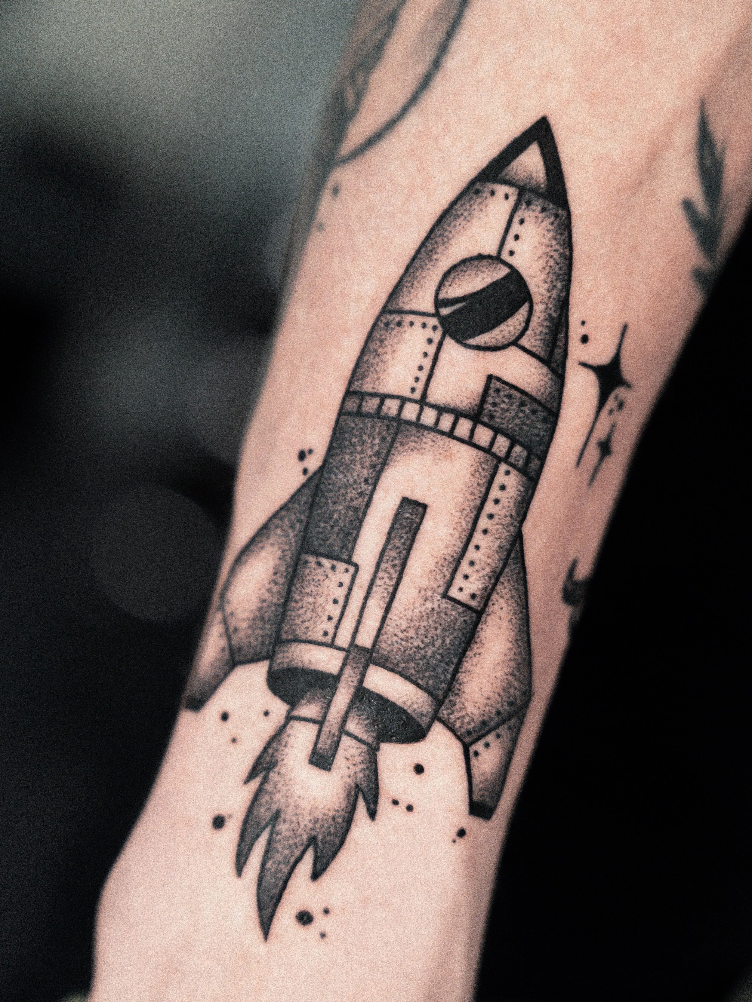 Rakete und Sackmesser f&uuml;r @zackheiland 

Danke dir f&uuml;rs Vertrauen aus neue! 

#Tattoo #stgallentattoo #rakete #raketetattoo #swissarmyknife