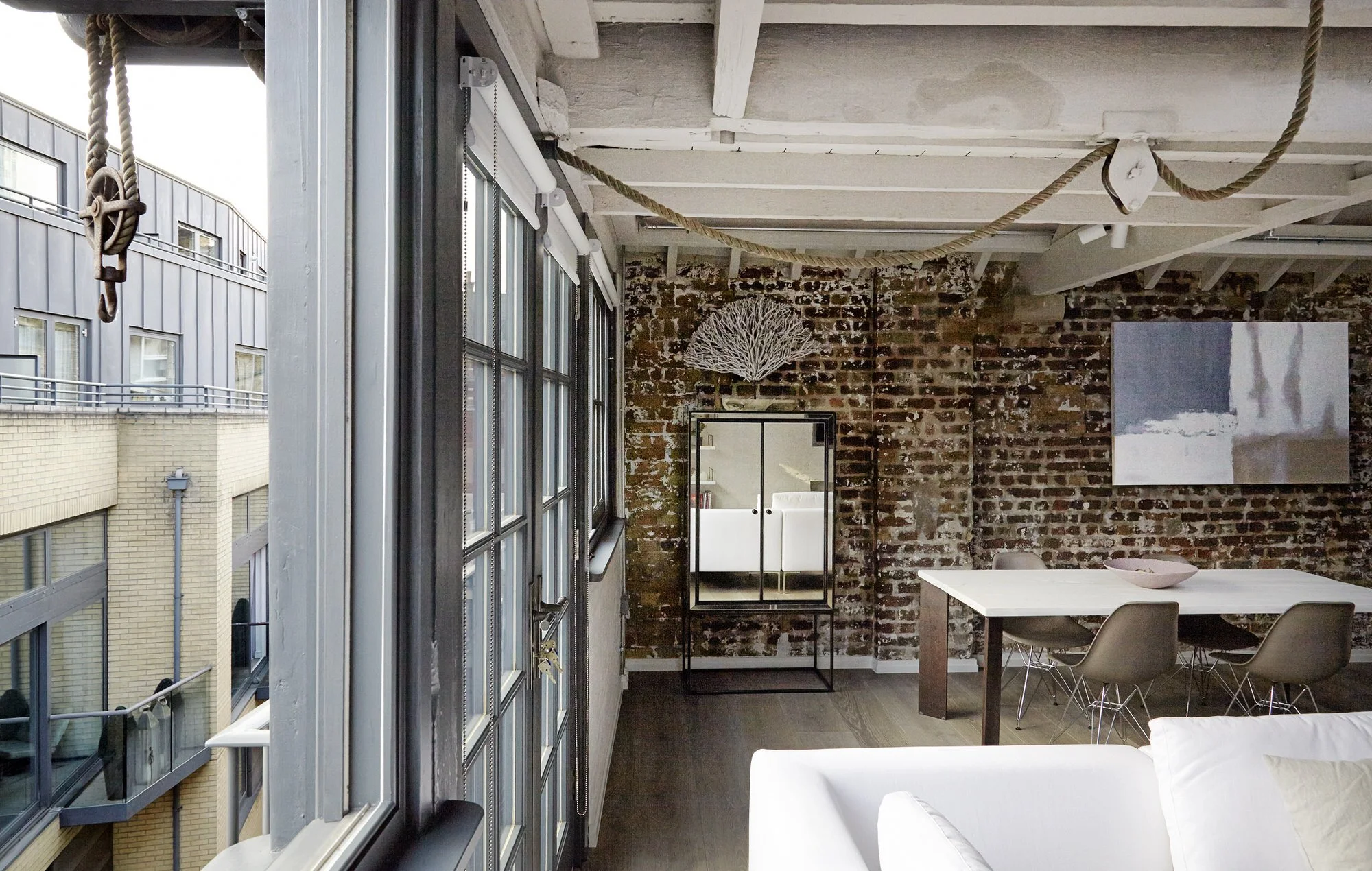 5a_20160816 BourletCloseInteriorTop-254Re.jpg