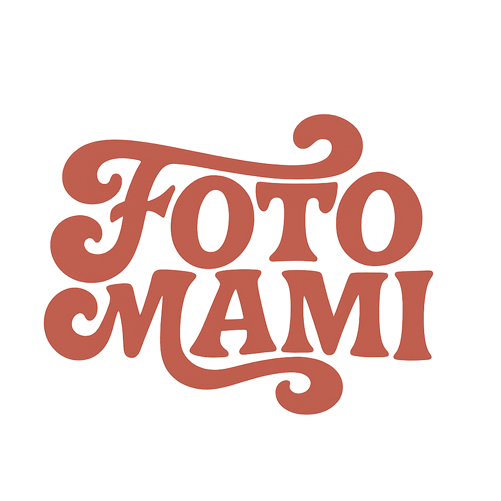 Stylized text in brown saying "FotoMami" with decorative flourishes on a black background.