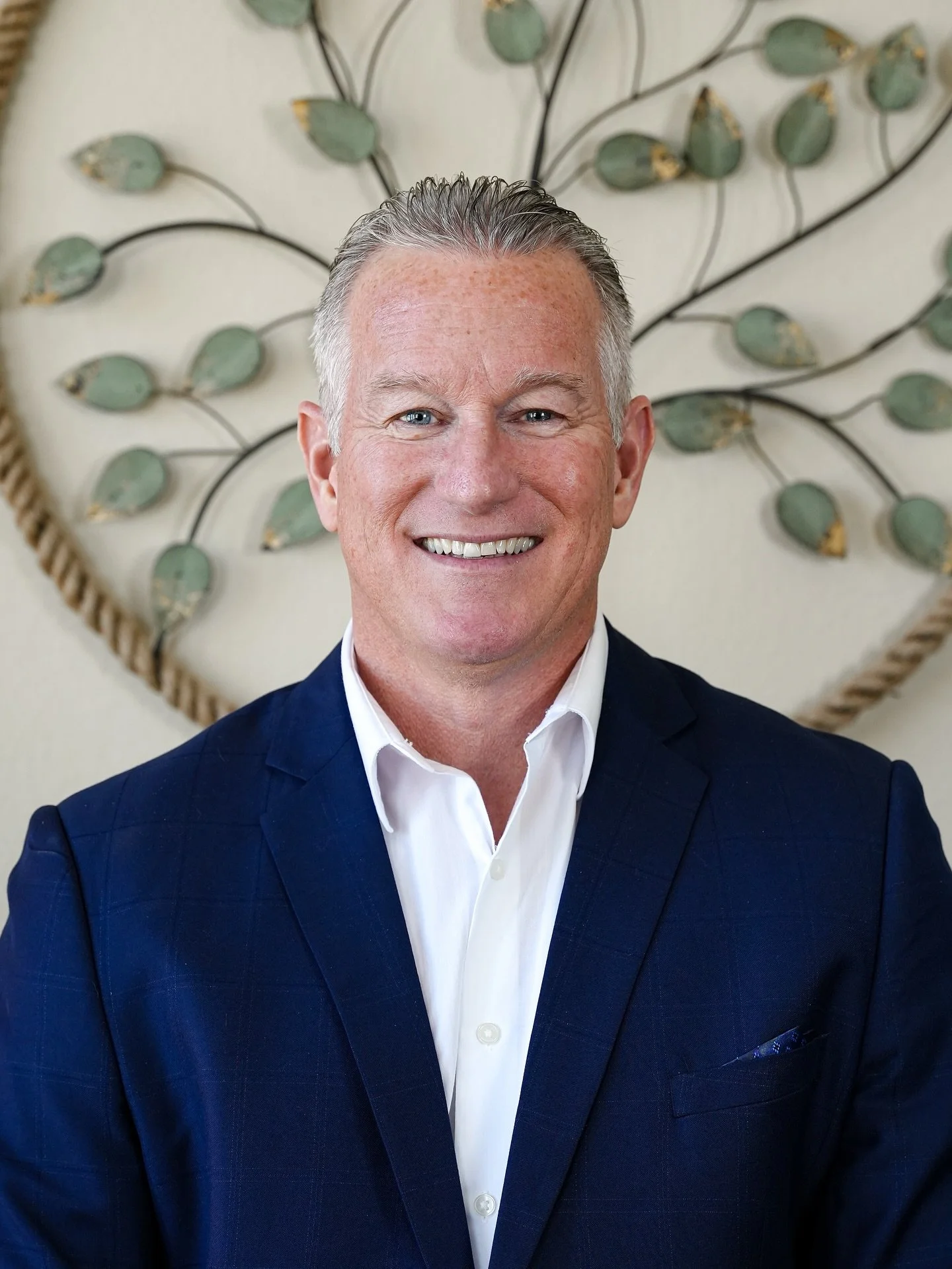 Hi, I&rsquo;m Paul Becker 👋 - Wedding officiant based in Southern California📍

I get to stand at the front of the room on one of the most meaningful days of someone&rsquo;s life, and I don&rsquo;t take that lightly.

If you&rsquo;re looking for som