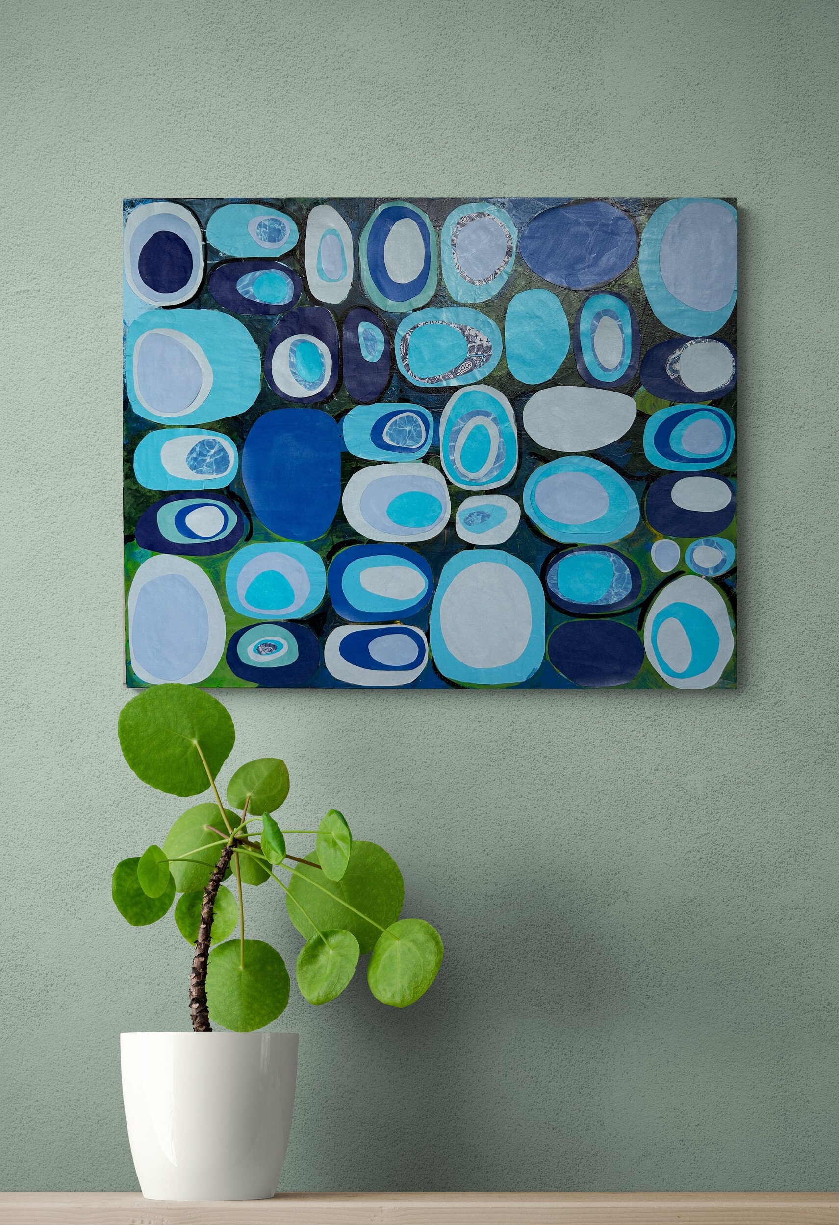 leafy-potted-plant-on-a-wooden-bench (1).jpg